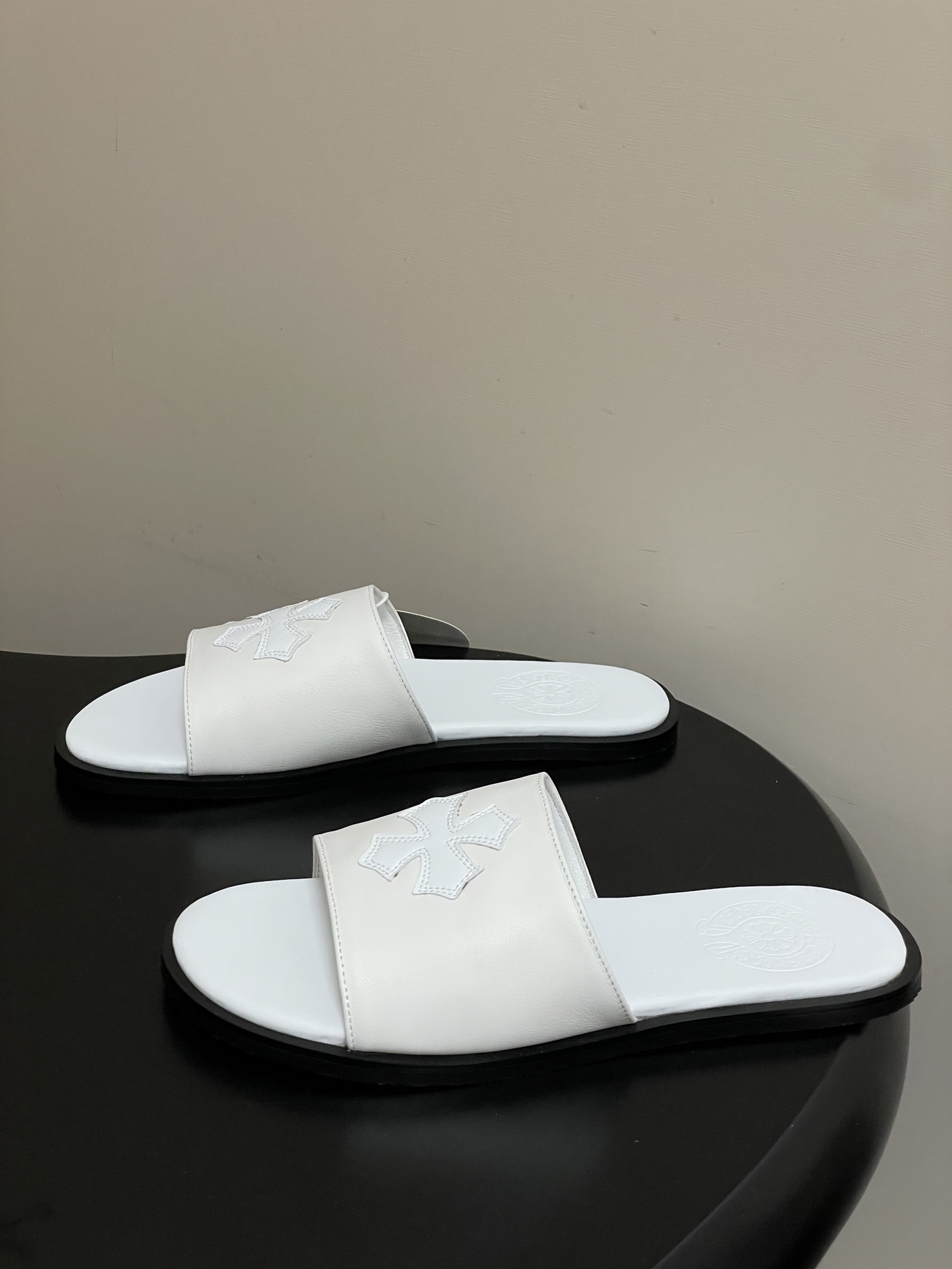 -Chromehearts 克罗心 经典标志刺绣一字带平底凉拖鞋马毛皮面拖鞋今夏最流行的懒人拖鞋，韩版潮