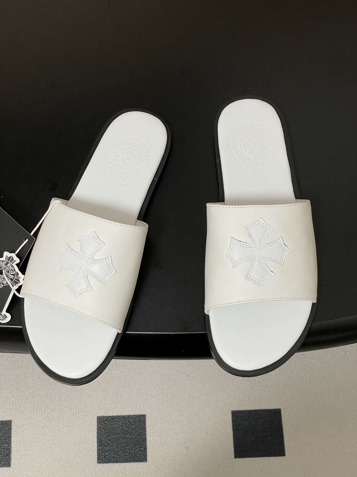 -Chromehearts 克罗心 经典标志刺绣一字带平底凉拖鞋马毛皮面拖鞋今夏最流行的懒人拖鞋，韩版潮