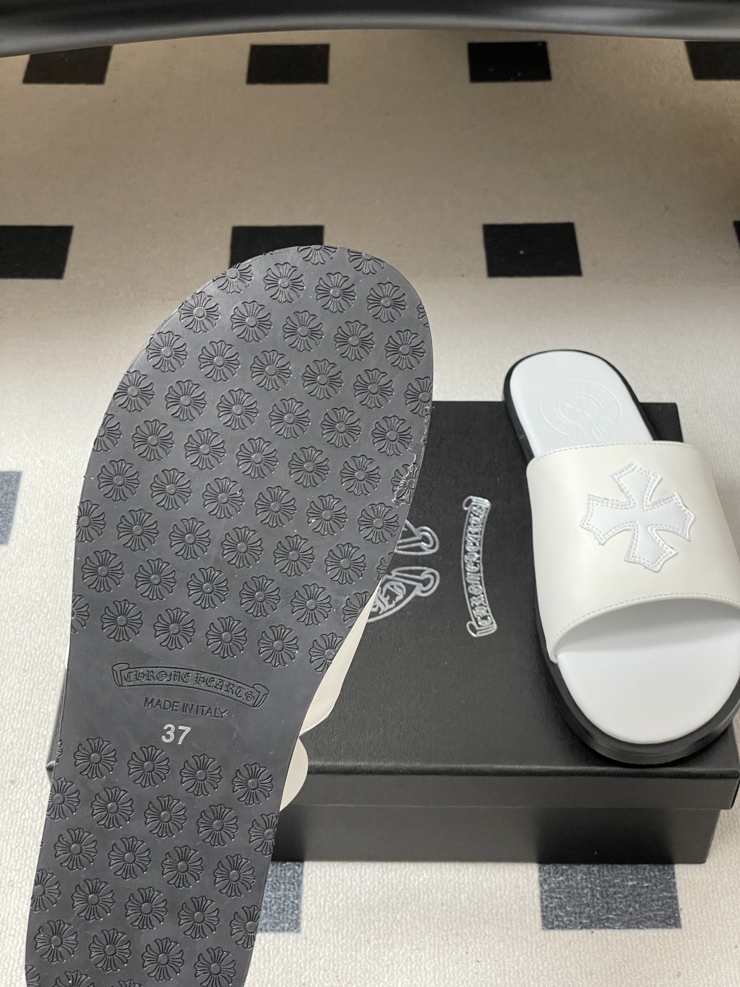 -Chromehearts 克罗心 经典标志刺绣一字带平底凉拖鞋马毛皮面拖鞋今夏最流行的懒人拖鞋，韩版潮