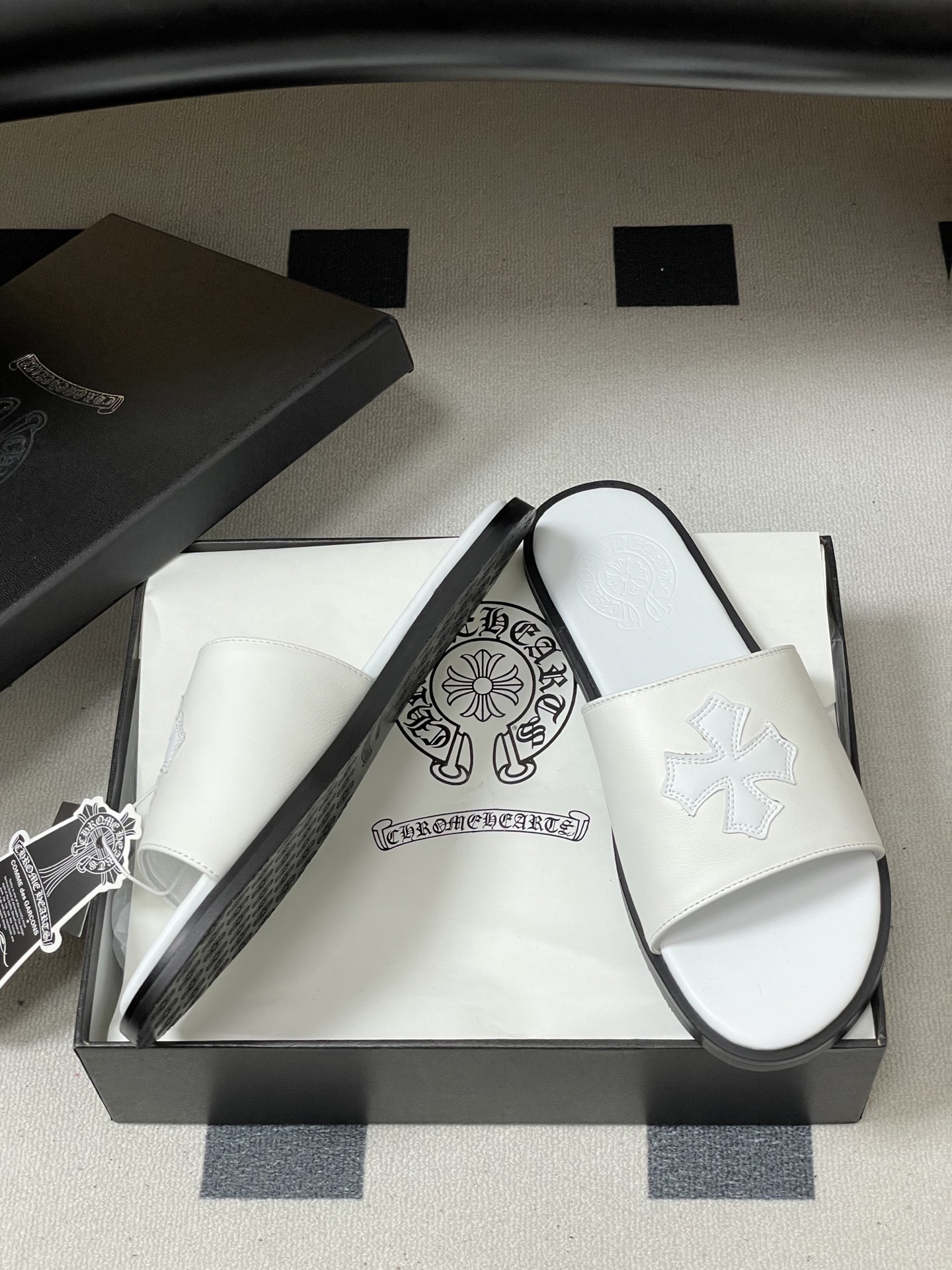 -Chromehearts 克罗心 经典标志刺绣一字带平底凉拖鞋马毛皮面拖鞋今夏最流行的懒人拖鞋，韩版潮