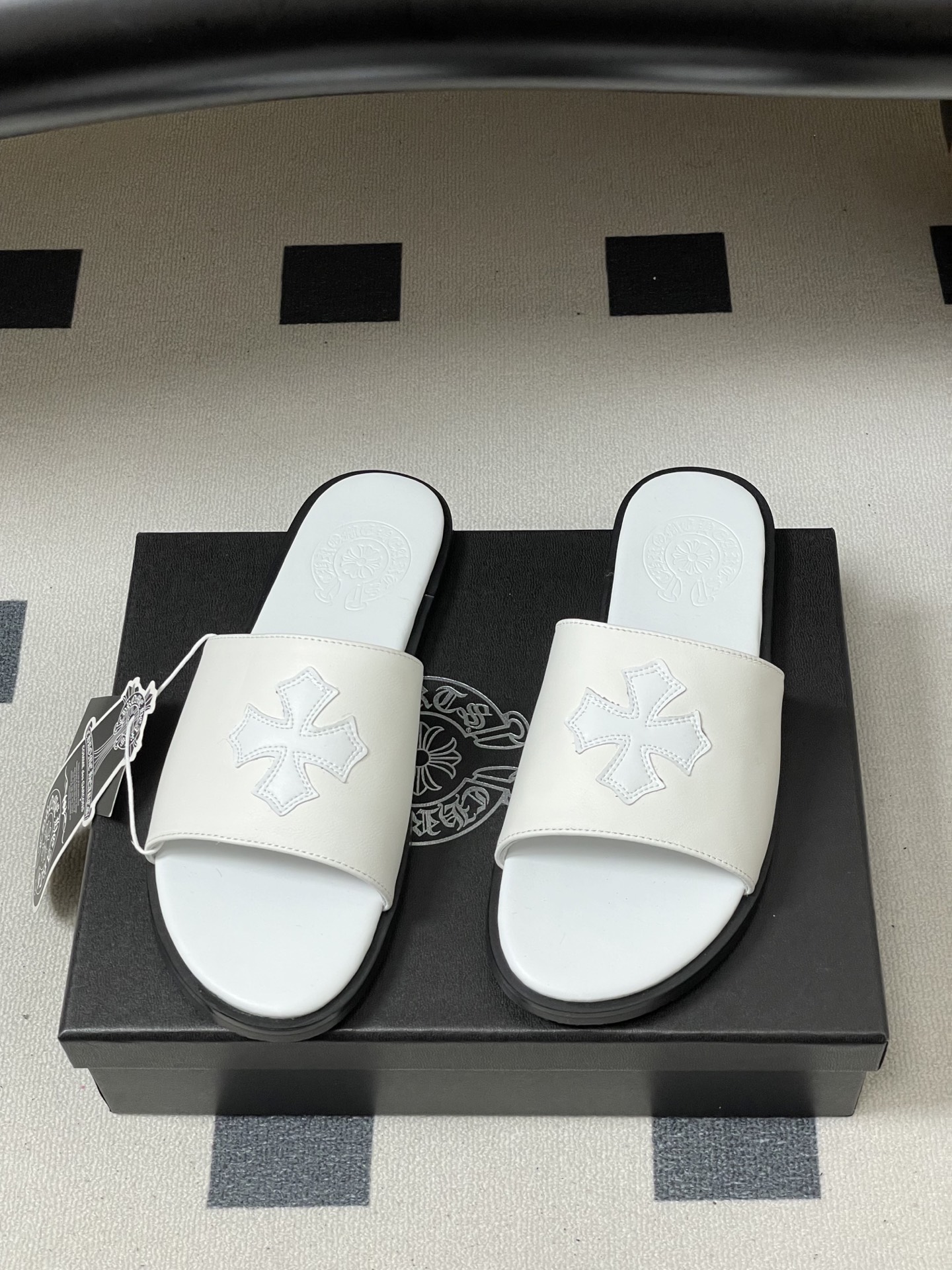 -Chromehearts 克罗心 经典标志刺绣一字带平底凉拖鞋马毛皮面拖鞋今夏最流行的懒人拖鞋，韩版潮