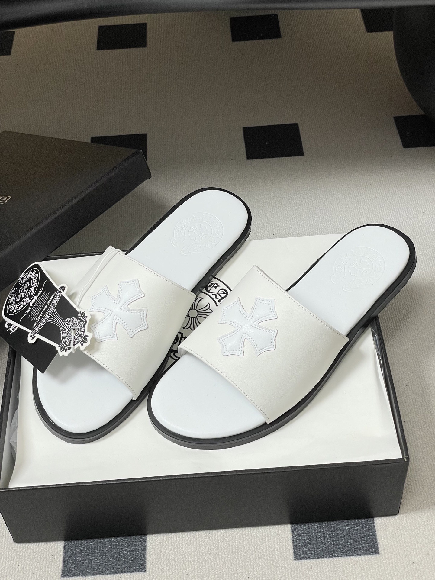 -Chromehearts 克罗心 经典标志刺绣一字带平底凉拖鞋马毛皮面拖鞋今夏最流行的懒人拖鞋，韩版潮