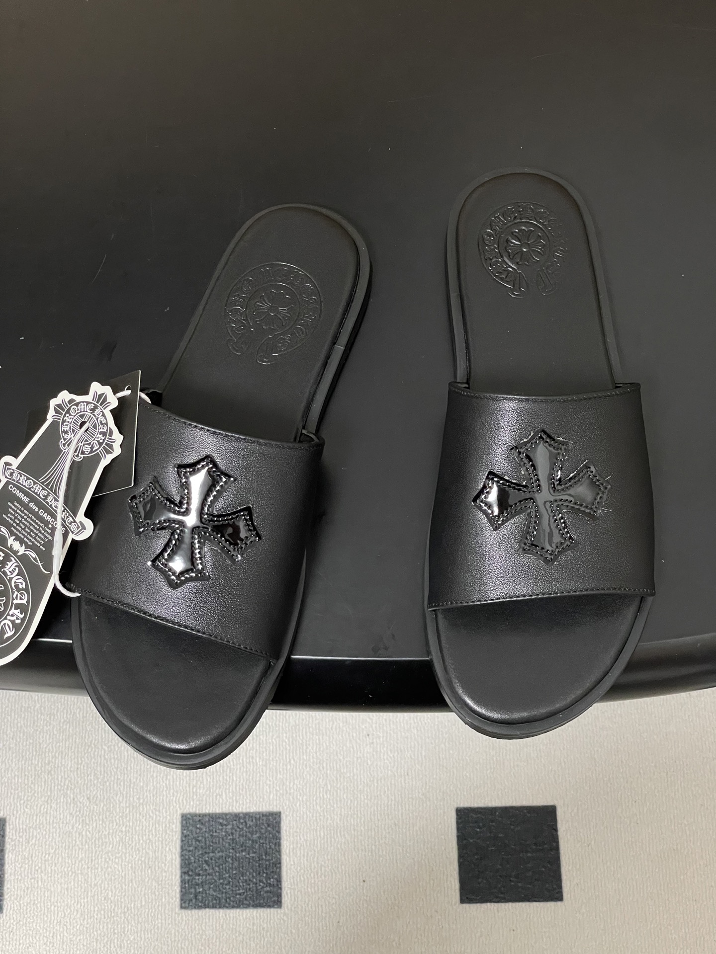 -Chromehearts 克罗心 经典标志刺绣一字带平底凉拖鞋马毛皮面拖鞋今夏最流行的懒人拖鞋，韩版潮