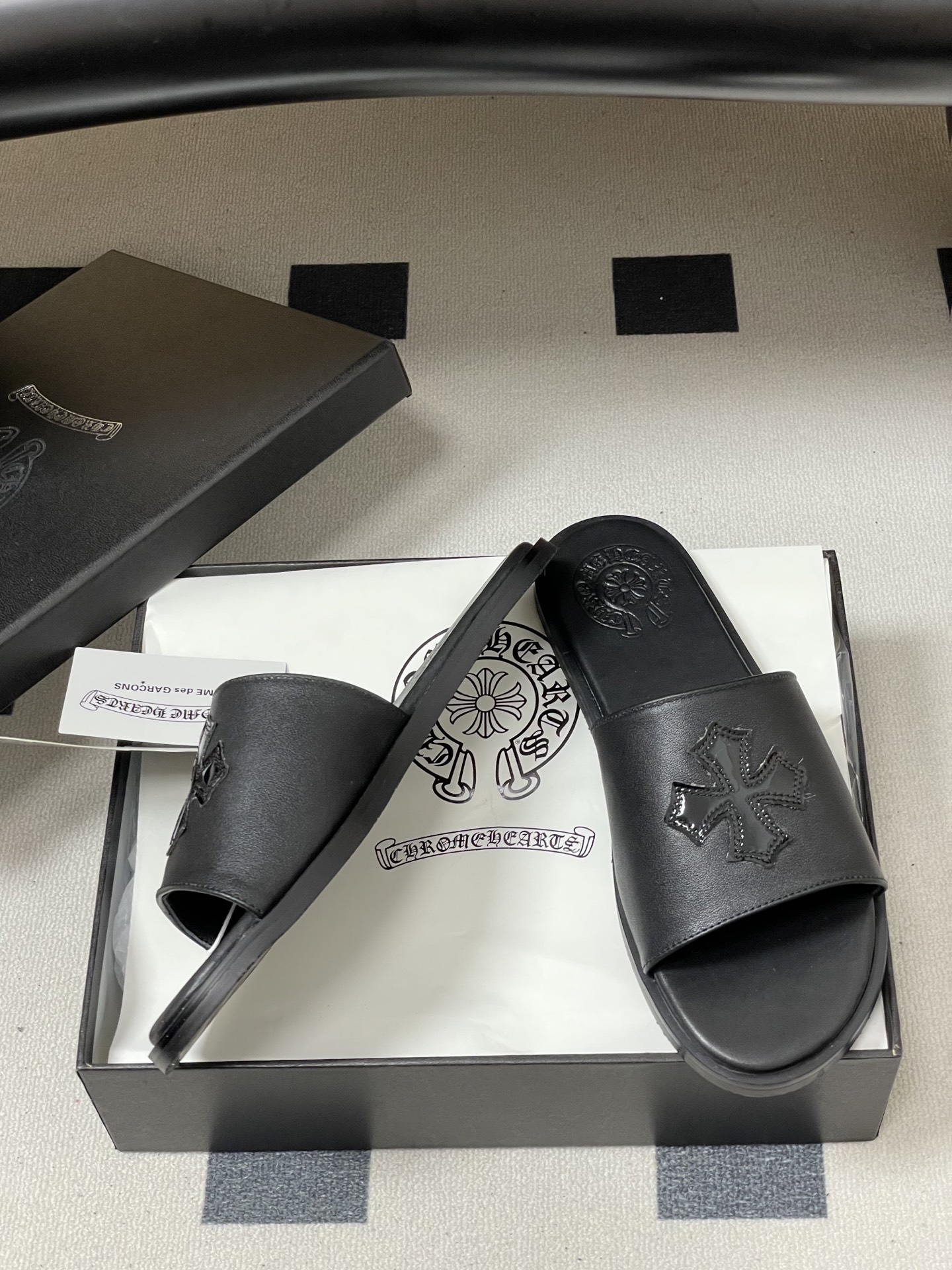 -Chromehearts 克罗心 经典标志刺绣一字带平底凉拖鞋马毛皮面拖鞋今夏最流行的懒人拖鞋，韩版潮