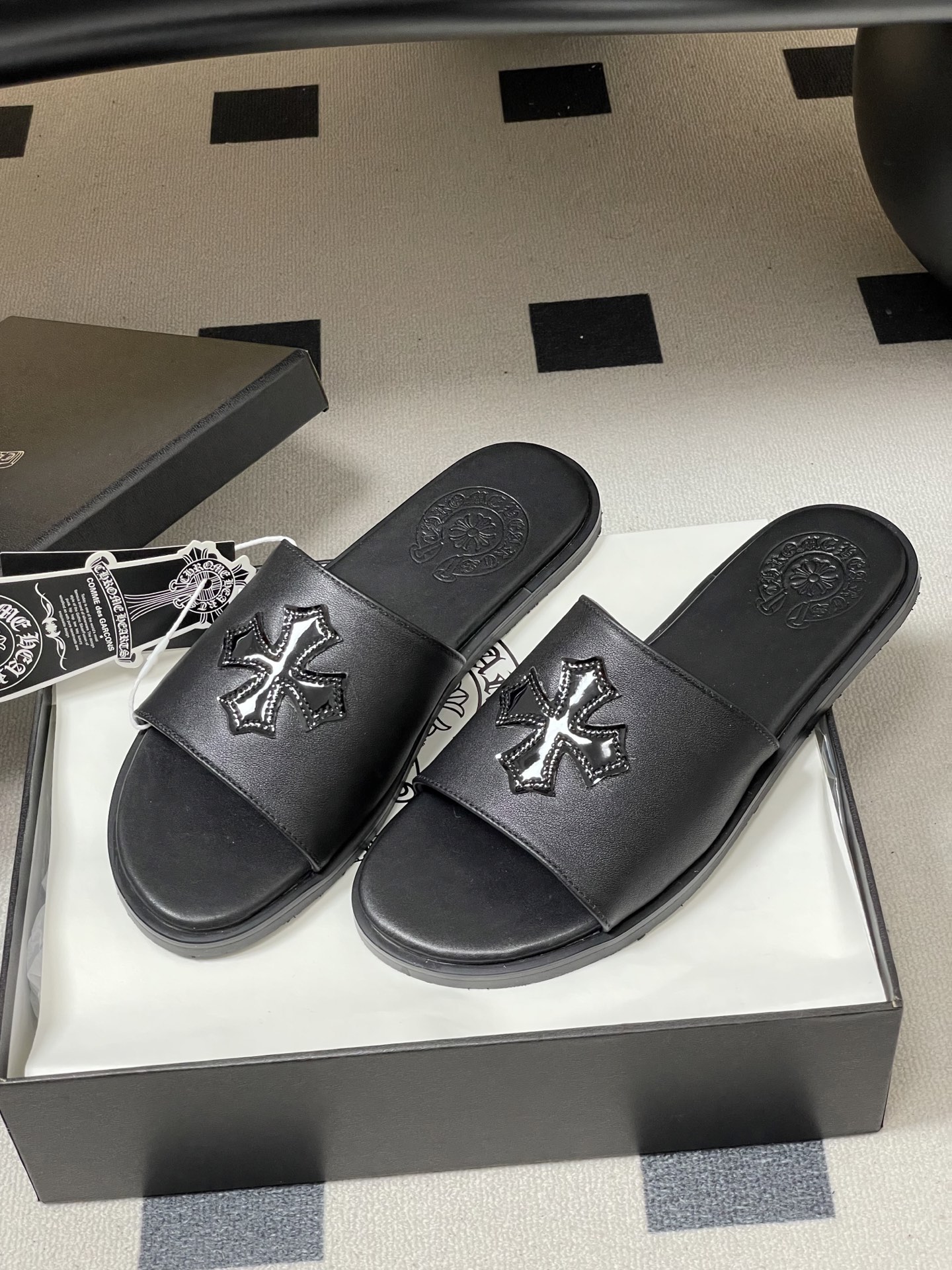 -Chromehearts 克罗心 经典标志刺绣一字带平底凉拖鞋马毛皮面拖鞋今夏最流行的懒人拖鞋，韩版潮