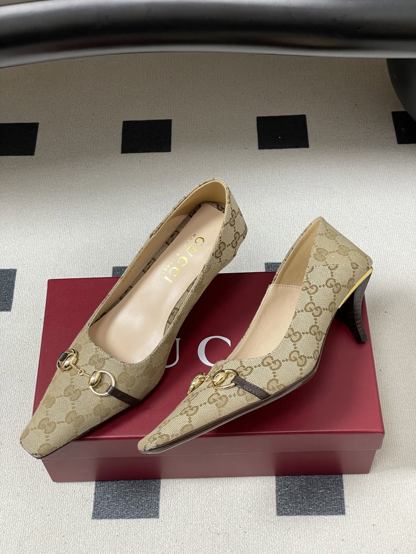 -顶级品质26Ss春夏新款Gucci古驰Vittoria系列女士浅口鞋G家经典马衔扣小方头猫跟单鞋GG老