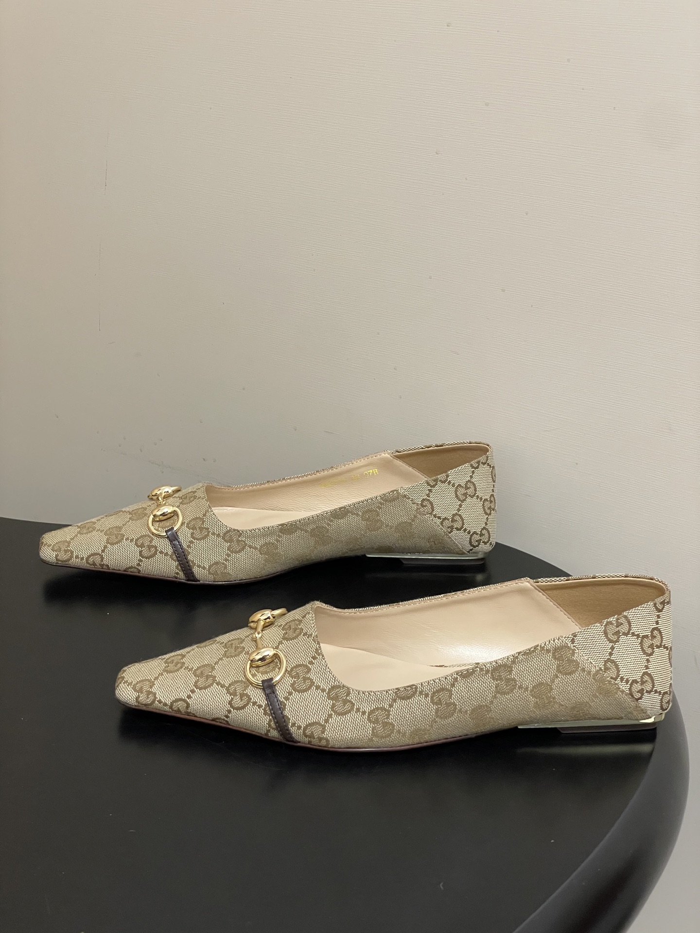 -顶级品质26Ss春夏新款Gucci古驰Vittoria系列女士浅口鞋G家经典马衔扣小方头猫跟单鞋GG老