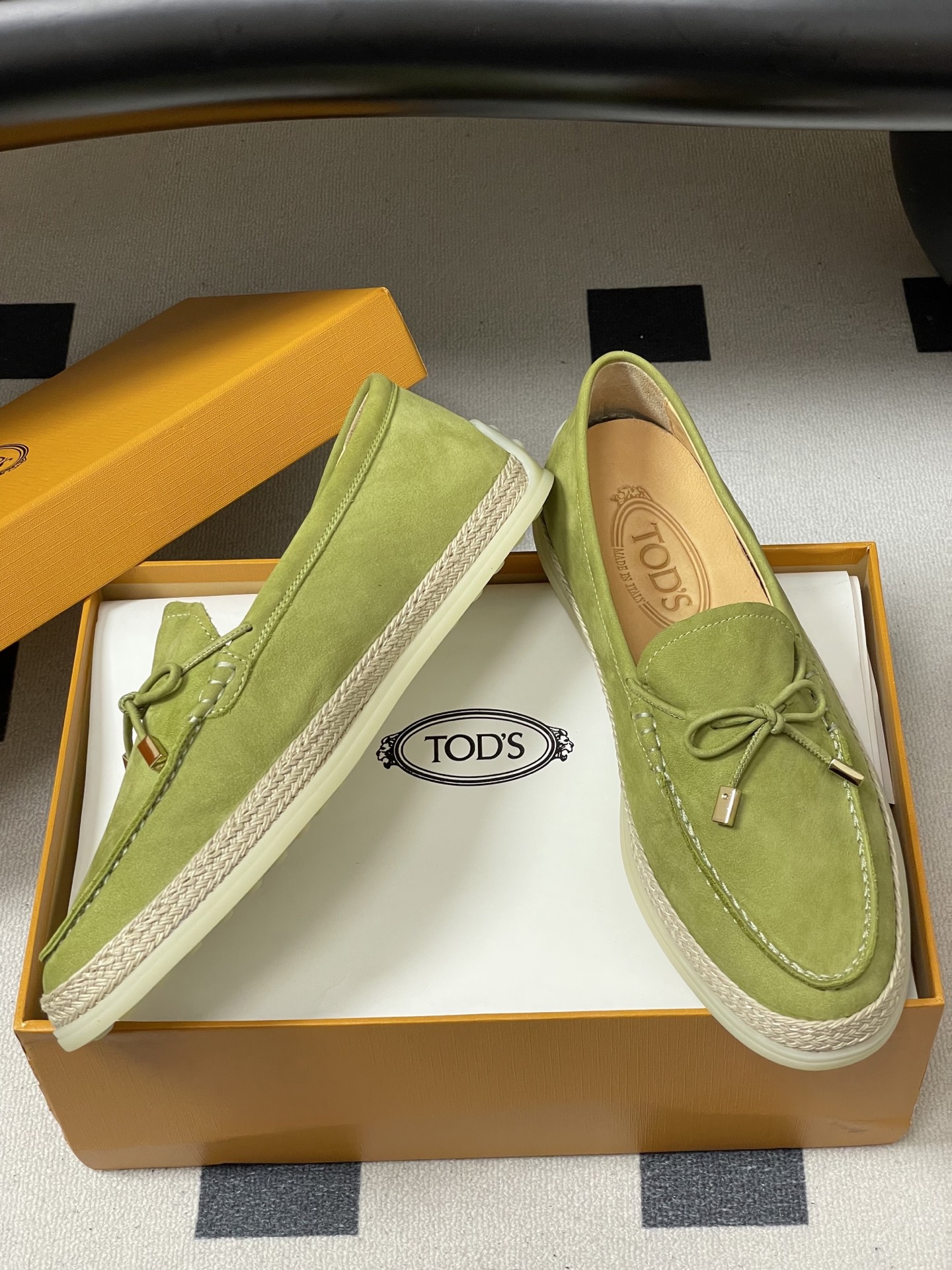 -26Ss早春新款 TOD'S托德斯 磨砂皮面草编麻绳底乐福鞋经典蝴蝶结厚底休闲单鞋本款乐福鞋以绒面皮革