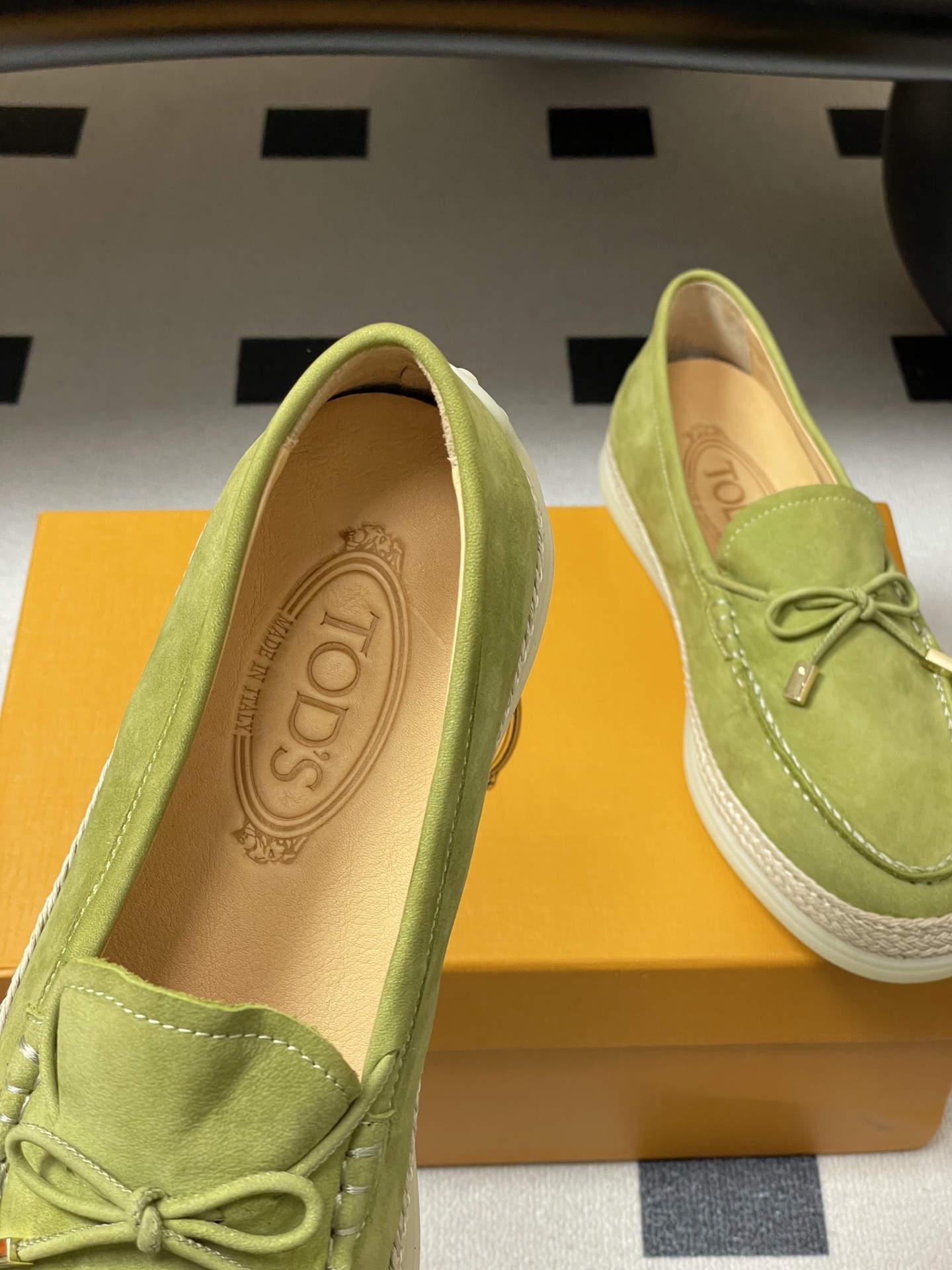 -26Ss早春新款 TOD'S托德斯 磨砂皮面草编麻绳底乐福鞋经典蝴蝶结厚底休闲单鞋本款乐福鞋以绒面皮革
