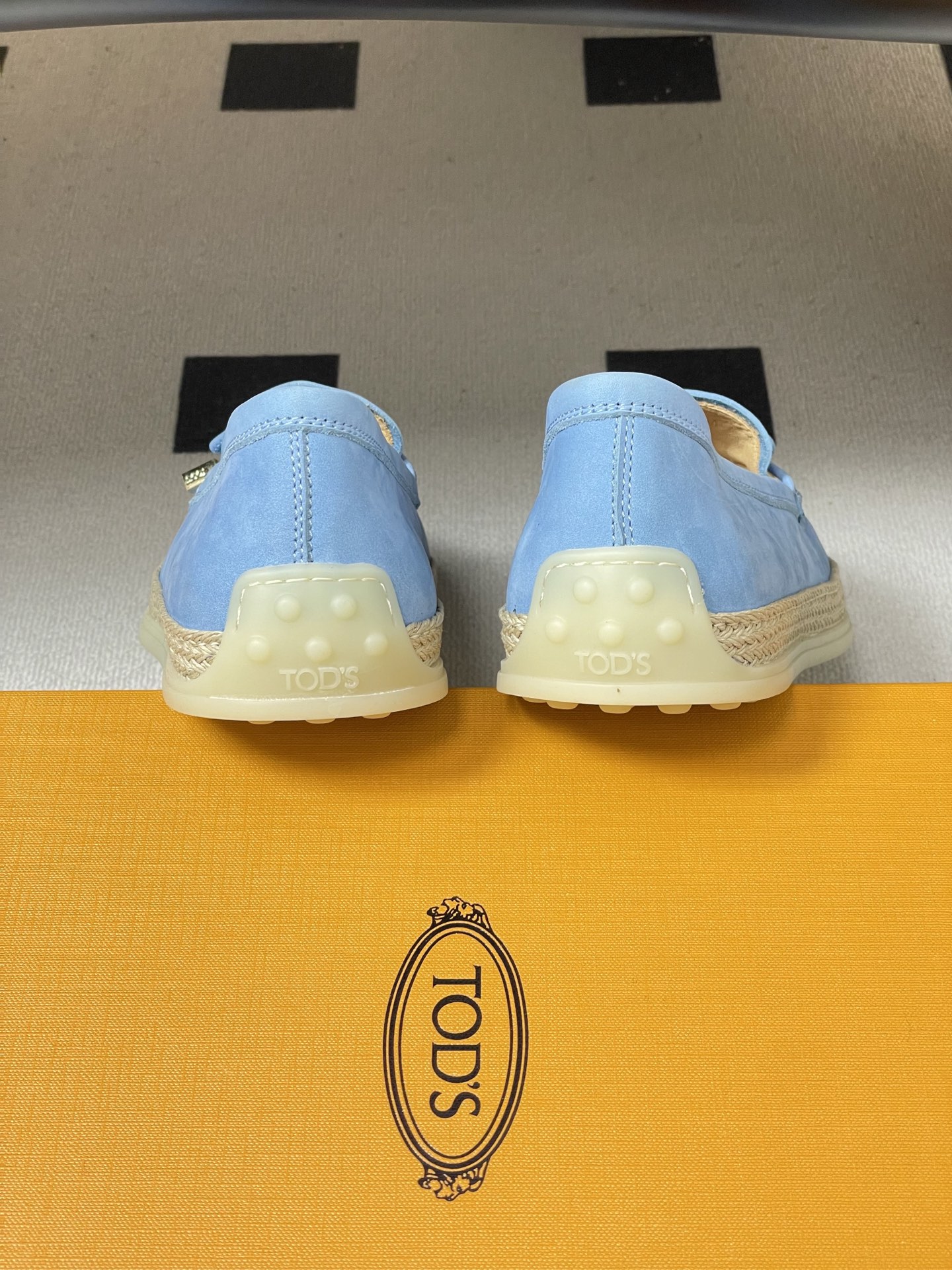 -26Ss早春新款 TOD'S托德斯 磨砂皮面草编麻绳底乐福鞋经典蝴蝶结厚底休闲单鞋本款乐福鞋以绒面皮革