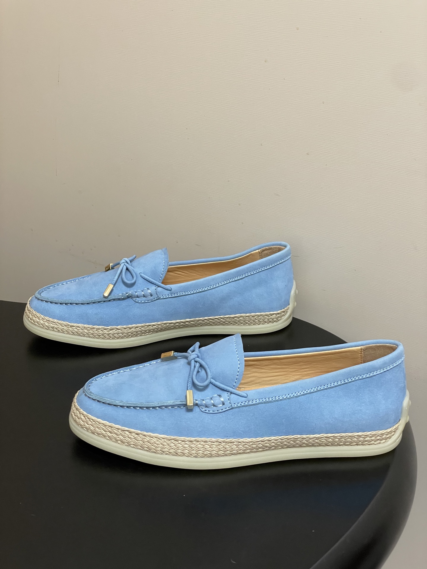 -26Ss早春新款 TOD'S托德斯 磨砂皮面草编麻绳底乐福鞋经典蝴蝶结厚底休闲单鞋本款乐福鞋以绒面皮革