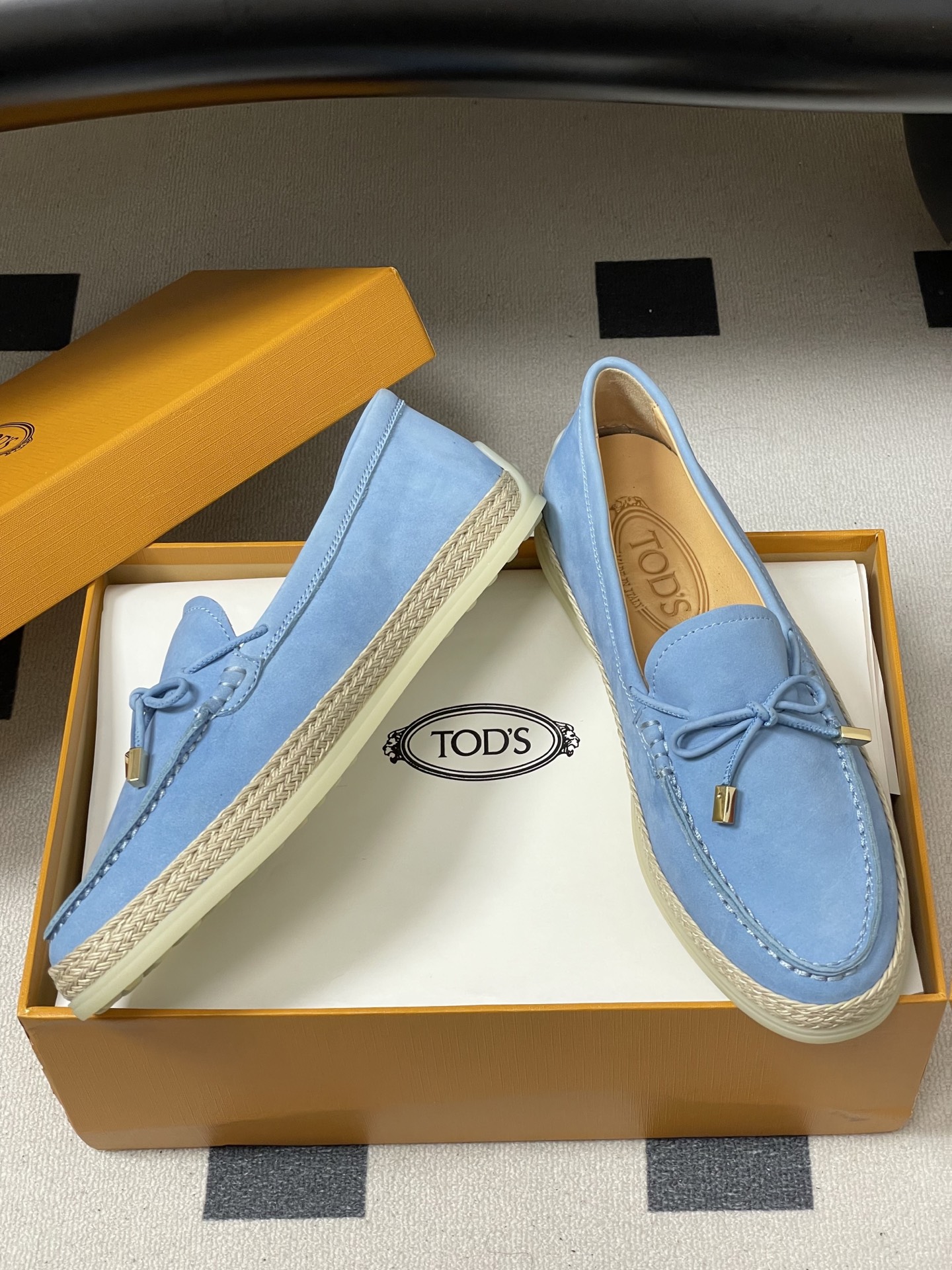 -26Ss早春新款 TOD'S托德斯 磨砂皮面草编麻绳底乐福鞋经典蝴蝶结厚底休闲单鞋本款乐福鞋以绒面皮革
