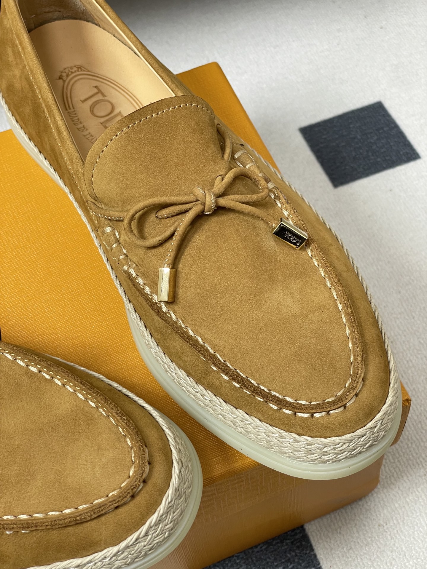 -26Ss早春新款 TOD'S托德斯 磨砂皮面草编麻绳底乐福鞋经典蝴蝶结厚底休闲单鞋本款乐福鞋以绒面皮革