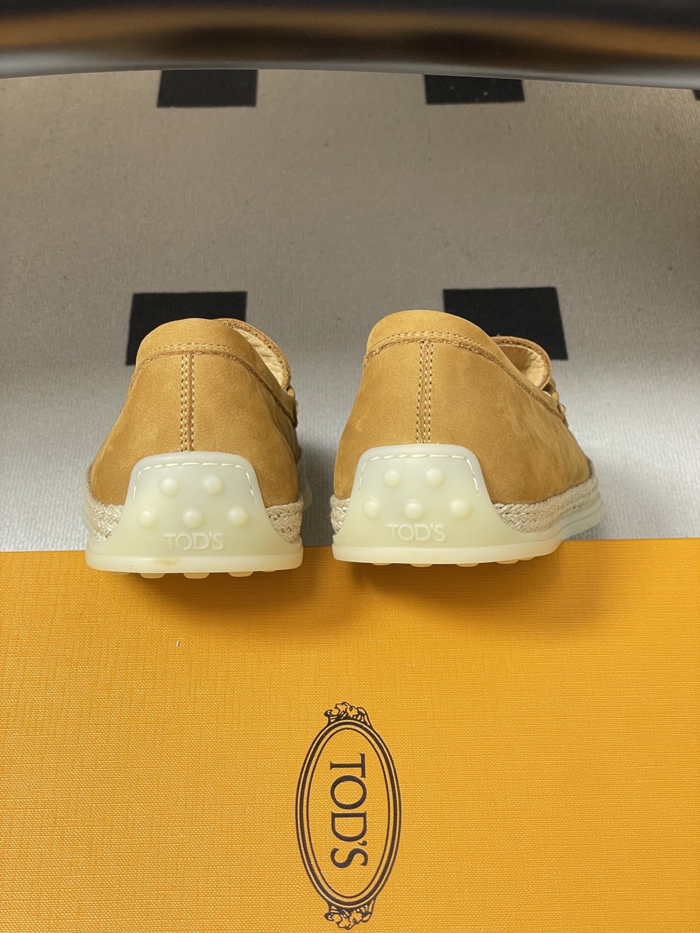 -26Ss早春新款 TOD'S托德斯 磨砂皮面草编麻绳底乐福鞋经典蝴蝶结厚底休闲单鞋本款乐福鞋以绒面皮革