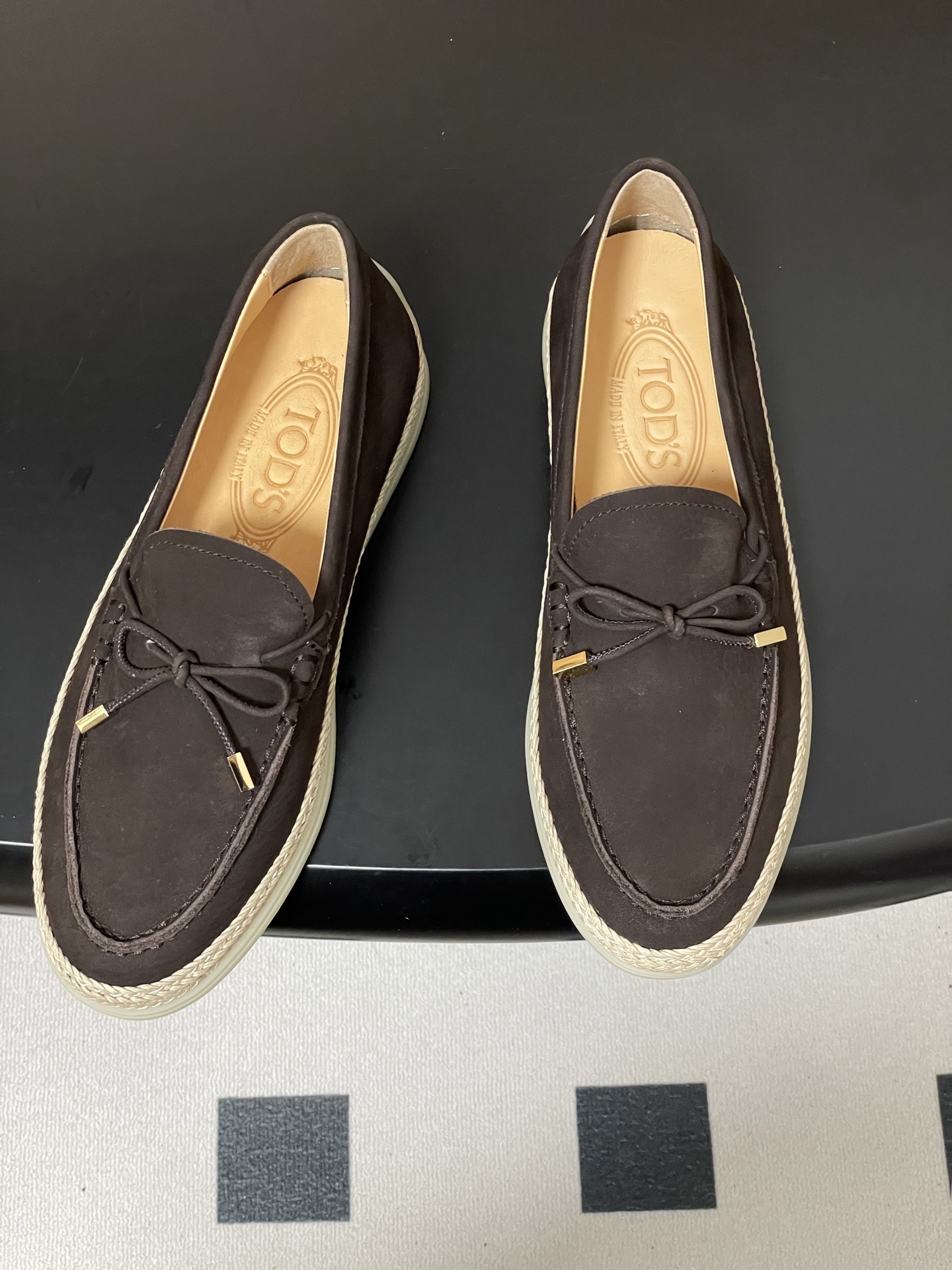 -26Ss早春新款 TOD'S托德斯 磨砂皮面草编麻绳底乐福鞋经典蝴蝶结厚底休闲单鞋本款乐福鞋以绒面皮革