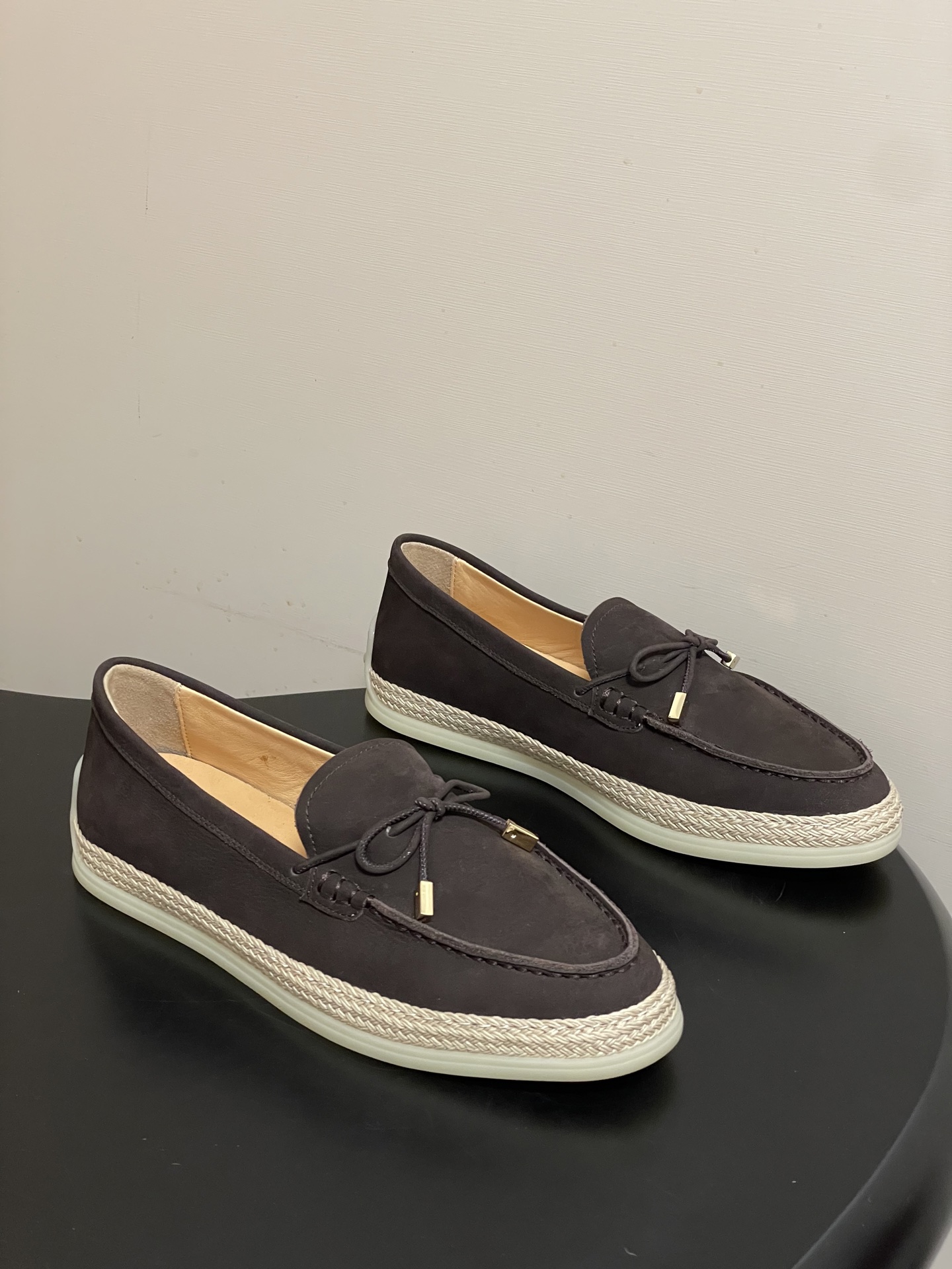 -26Ss早春新款 TOD'S托德斯 磨砂皮面草编麻绳底乐福鞋经典蝴蝶结厚底休闲单鞋本款乐福鞋以绒面皮革