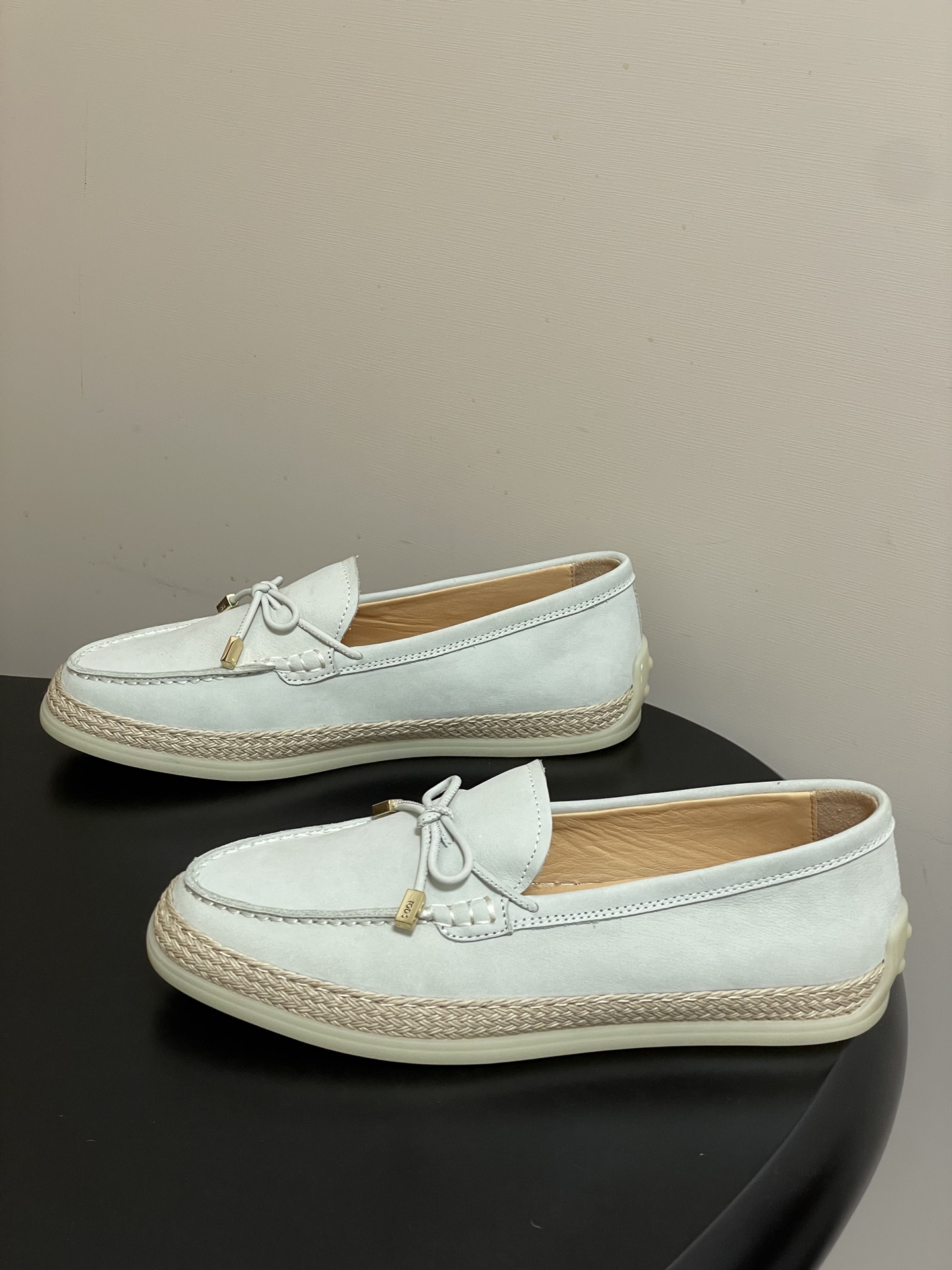 -26Ss早春新款 TOD'S托德斯 磨砂皮面草编麻绳底乐福鞋经典蝴蝶结厚底休闲单鞋本款乐福鞋以绒面皮革