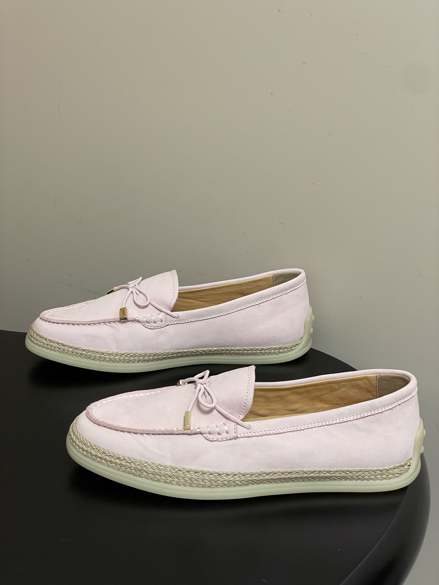 -26Ss早春新款 TOD'S托德斯 磨砂皮面草编麻绳底乐福鞋经典蝴蝶结厚底休闲单鞋本款乐福鞋以绒面皮革