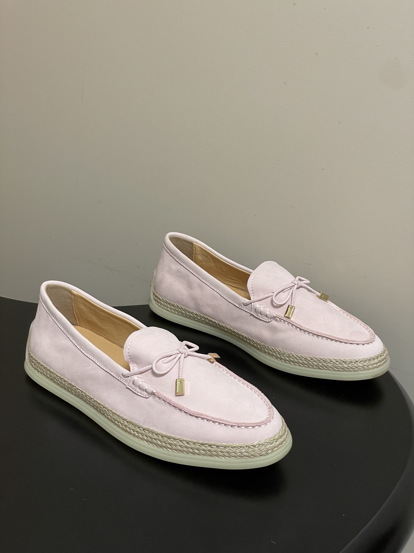 -26Ss早春新款 TOD'S托德斯 磨砂皮面草编麻绳底乐福鞋经典蝴蝶结厚底休闲单鞋本款乐福鞋以绒面皮革