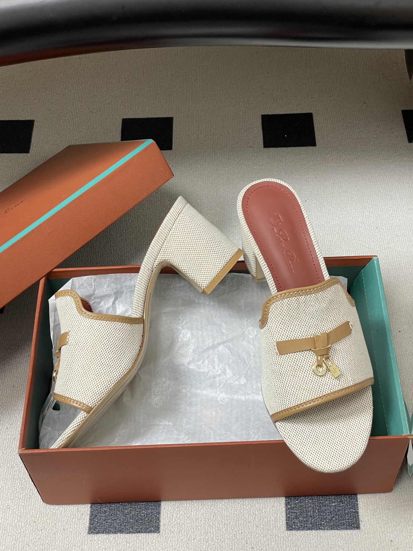 -2026🆕最新配色 Loro Piana 诺悠翩雅 LP Summer Charms经典款平底拖鞋五金