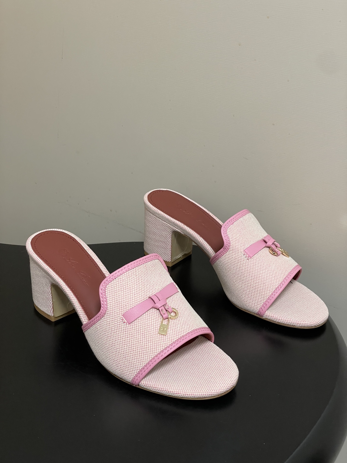 -2026🆕最新配色 Loro Piana 诺悠翩雅 LP Summer Charms经典款平底拖鞋五金