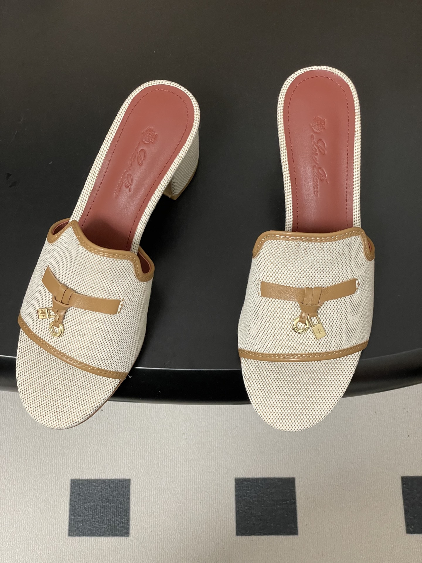 -2026🆕最新配色 Loro Piana 诺悠翩雅 LP Summer Charms经典款平底拖鞋五金