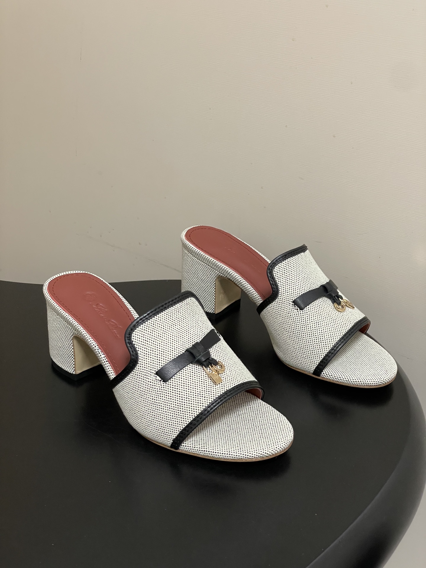 -2026🆕最新配色 Loro Piana 诺悠翩雅 LP Summer Charms经典款平底拖鞋五金