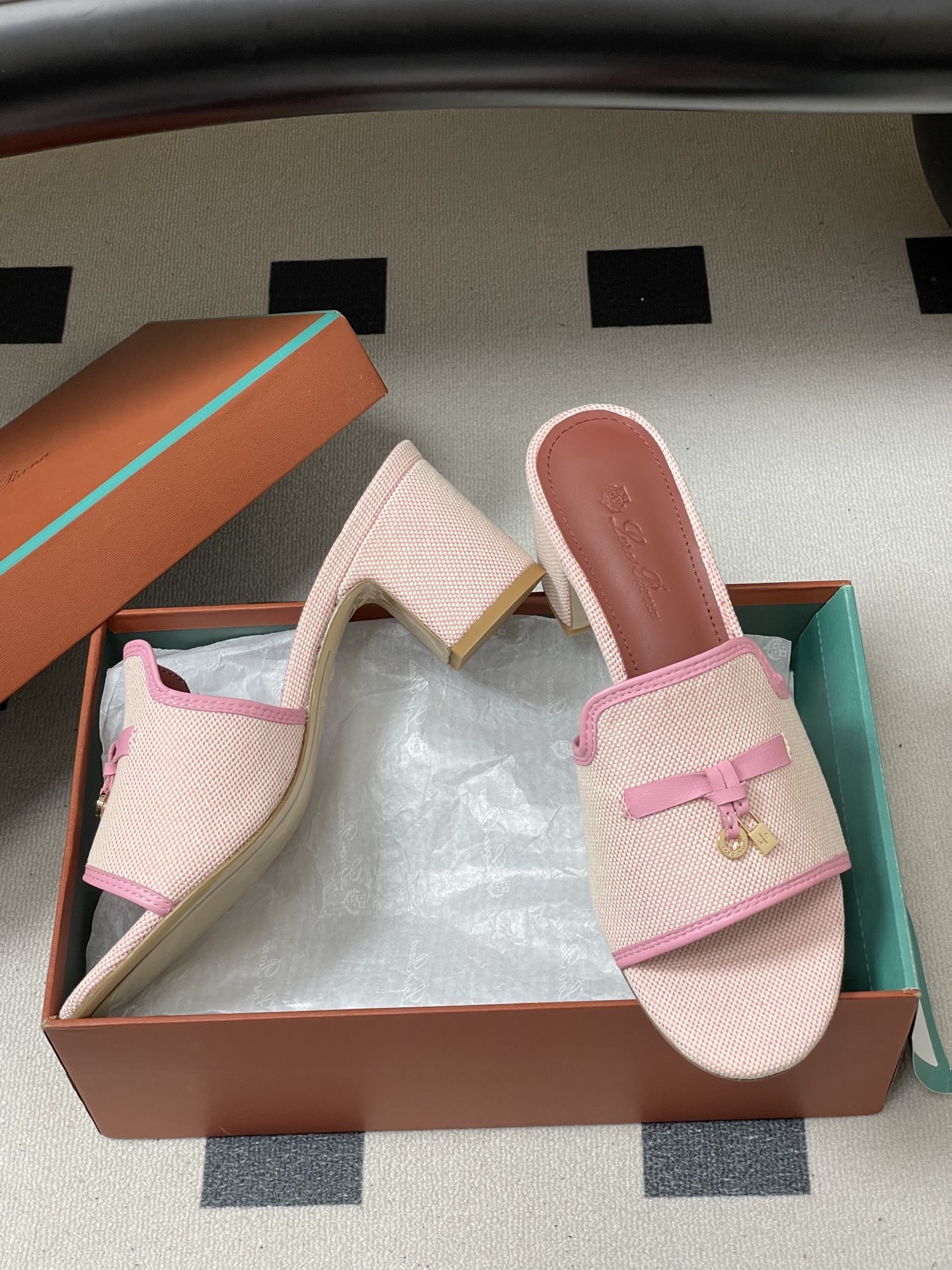 -2026🆕最新配色 Loro Piana 诺悠翩雅 LP Summer Charms经典款平底拖鞋五金