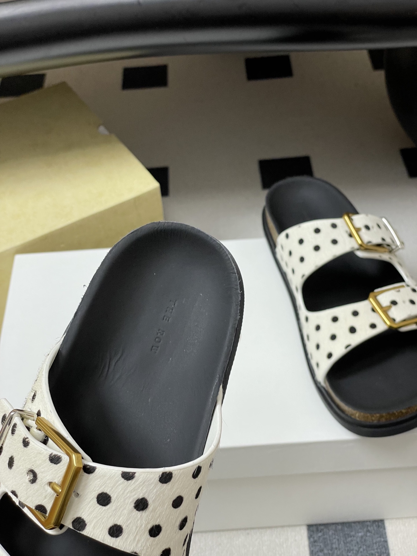 -THE ROW 26s春夏新款 TR 双带扣勃肯拖鞋马毛休闲沙滩凉拖鞋真正的好鞋，从不需要多余装饰。这