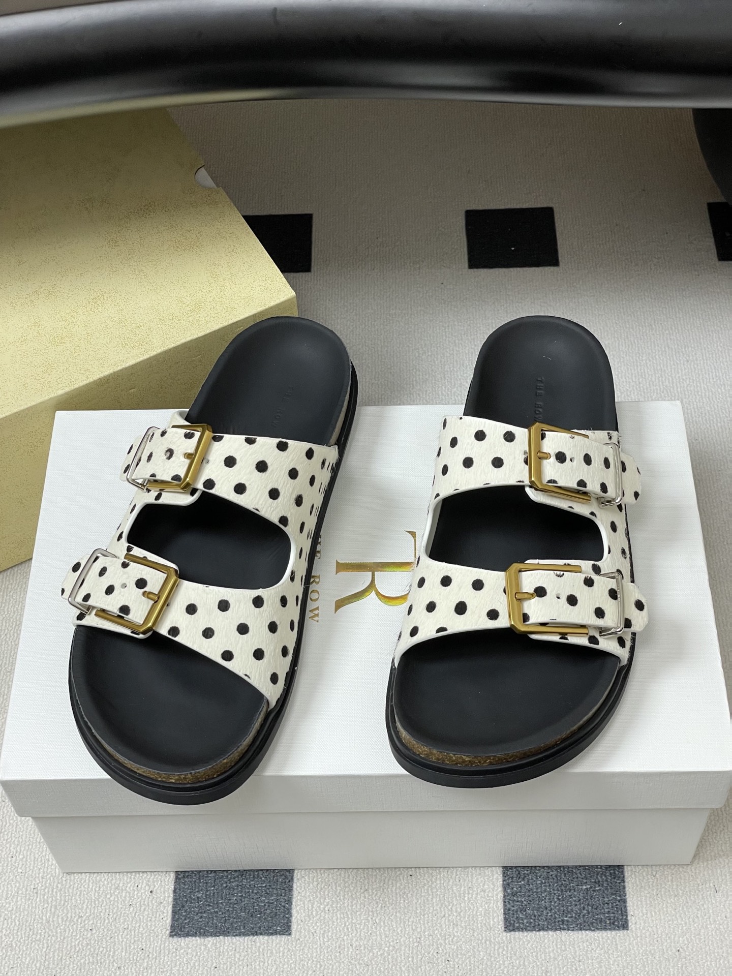 -THE ROW 26s春夏新款 TR 双带扣勃肯拖鞋马毛休闲沙滩凉拖鞋真正的好鞋，从不需要多余装饰。这