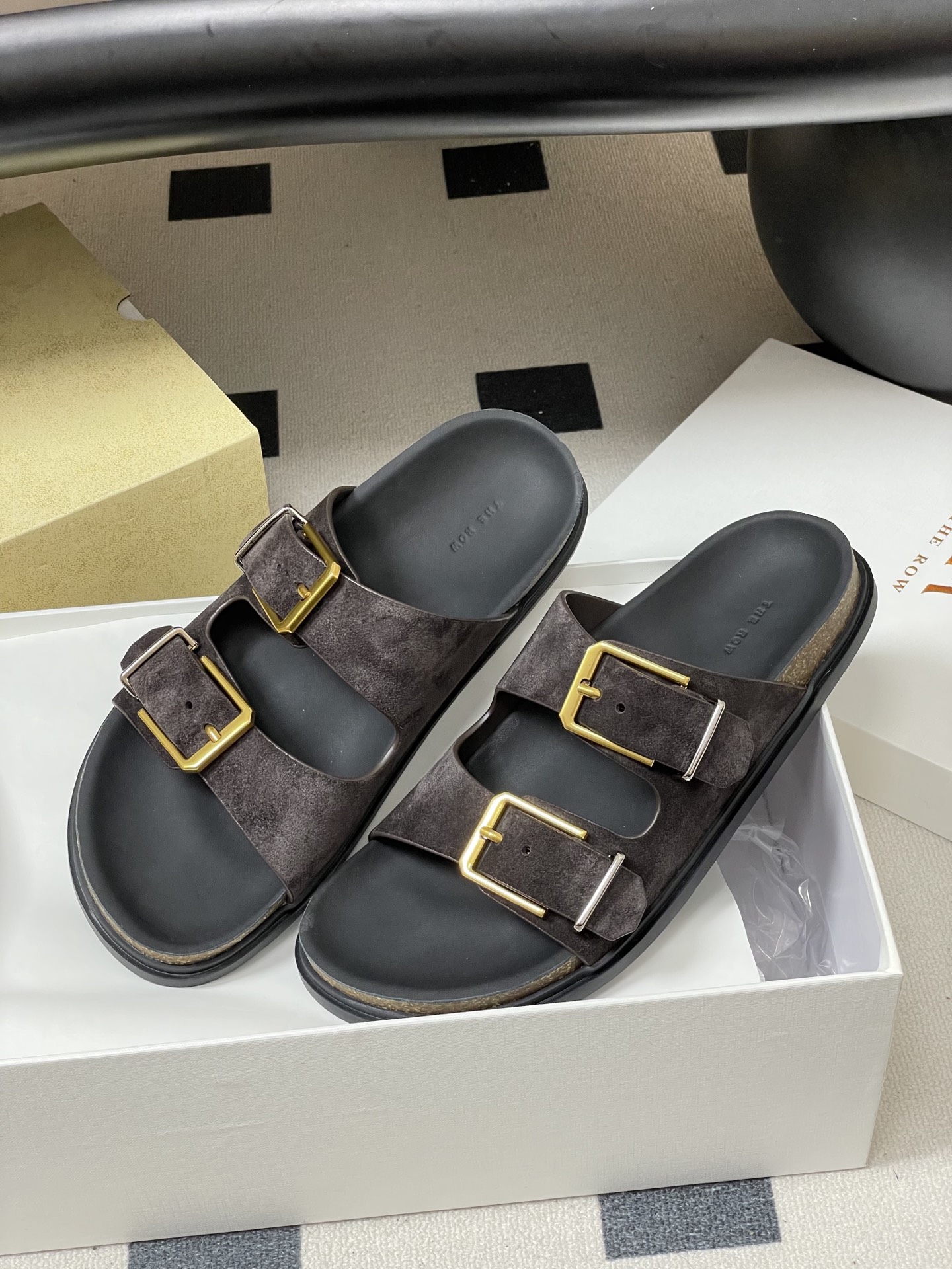 -THE ROW 26s春夏新款 TR 双带扣勃肯拖鞋马毛休闲沙滩凉拖鞋真正的好鞋，从不需要多余装饰。这