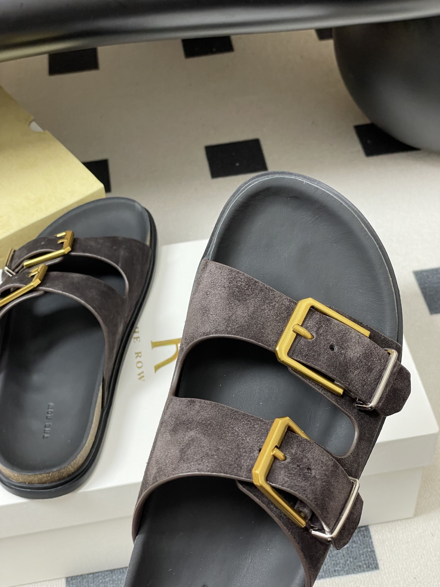 -THE ROW 26s春夏新款 TR 双带扣勃肯拖鞋马毛休闲沙滩凉拖鞋真正的好鞋，从不需要多余装饰。这