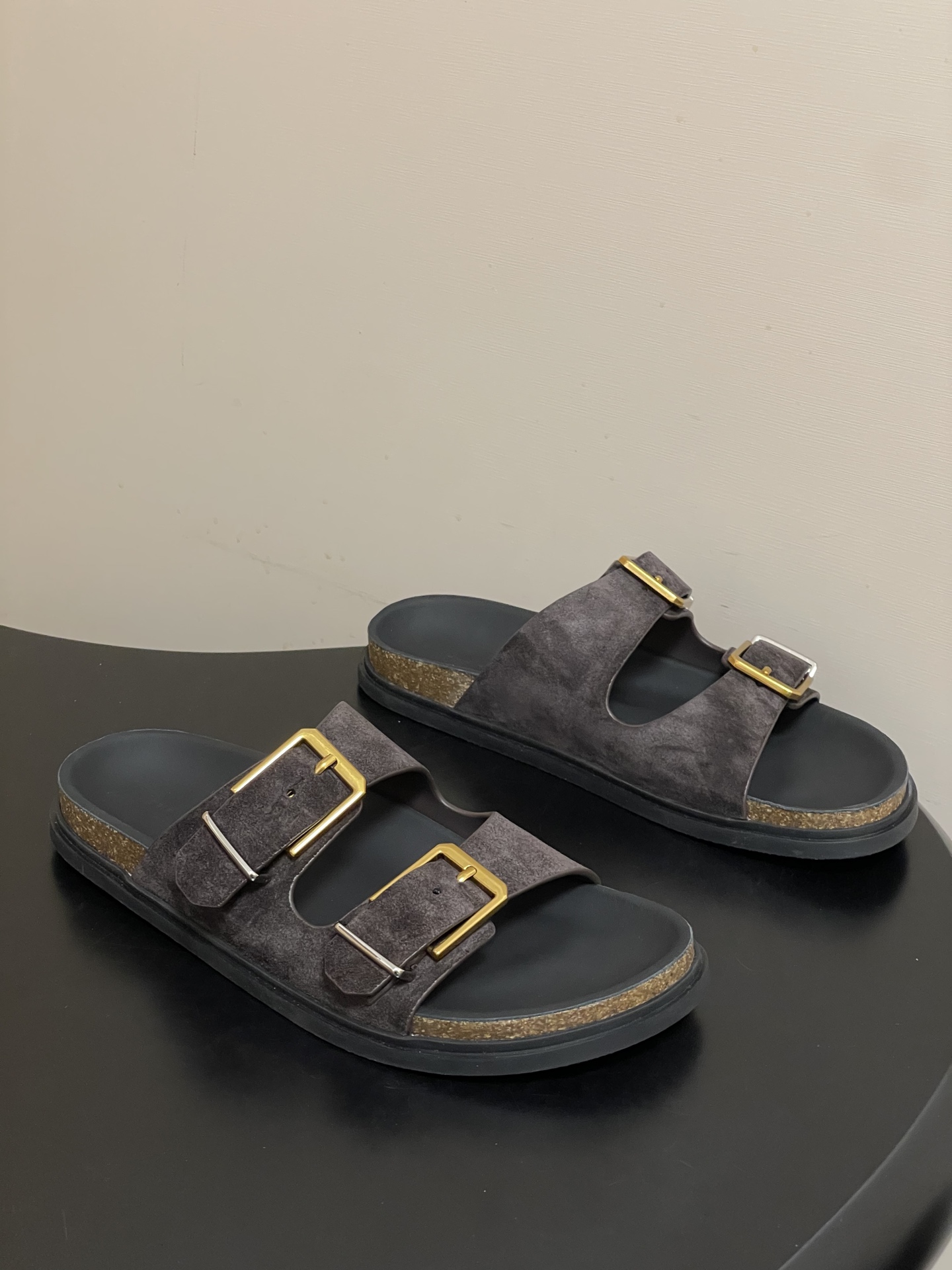 -THE ROW 26s春夏新款 TR 双带扣勃肯拖鞋马毛休闲沙滩凉拖鞋真正的好鞋，从不需要多余装饰。这