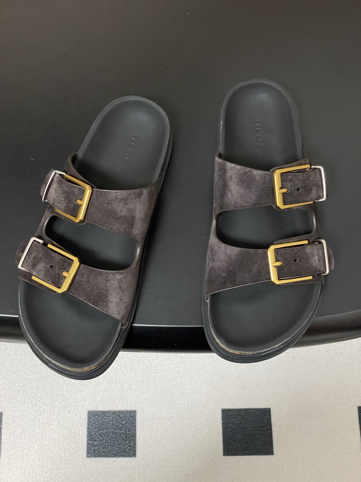 -THE ROW 26s春夏新款 TR 双带扣勃肯拖鞋马毛休闲沙滩凉拖鞋真正的好鞋，从不需要多余装饰。这