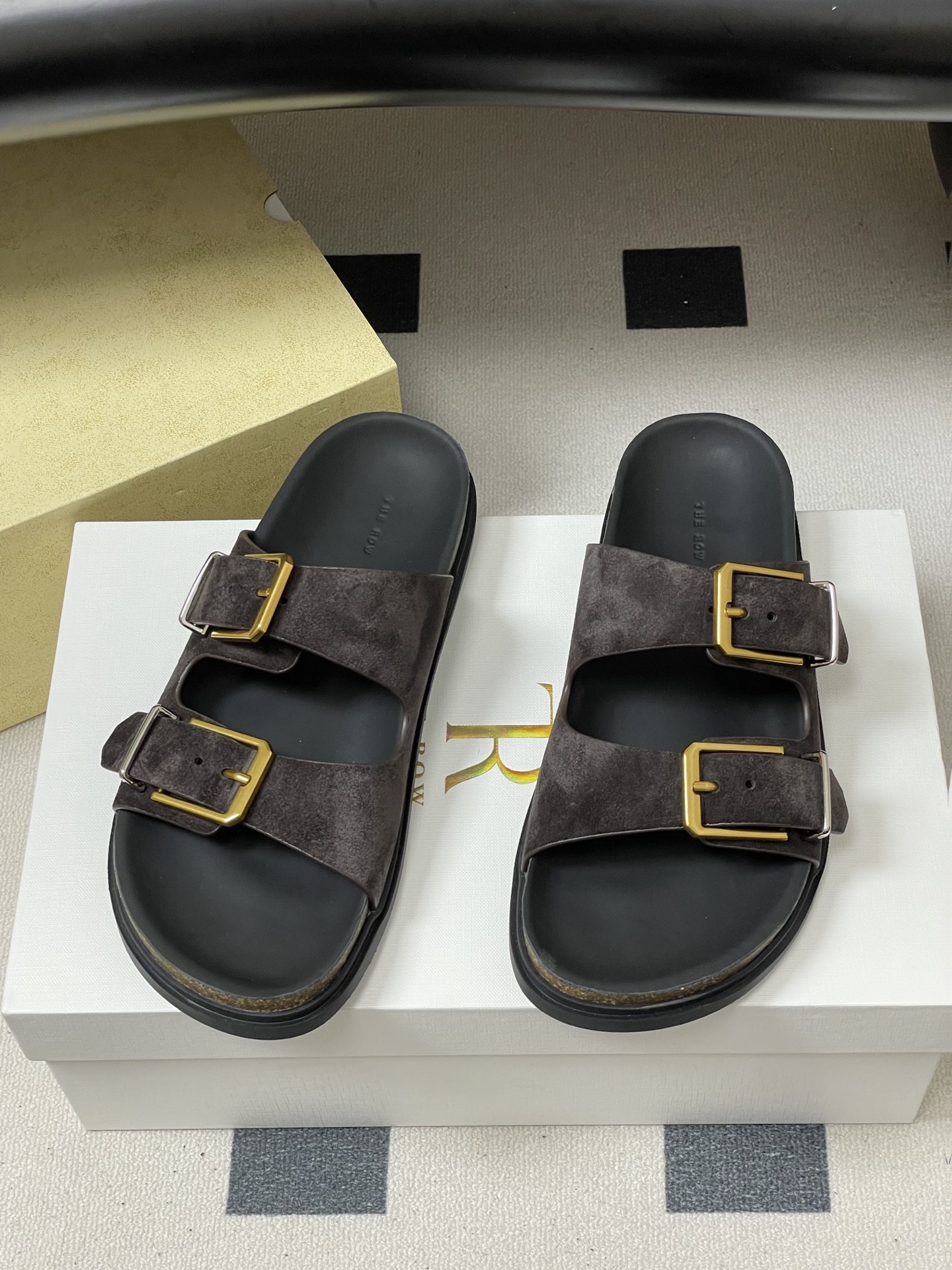 -THE ROW 26s春夏新款 TR 双带扣勃肯拖鞋马毛休闲沙滩凉拖鞋真正的好鞋，从不需要多余装饰。这