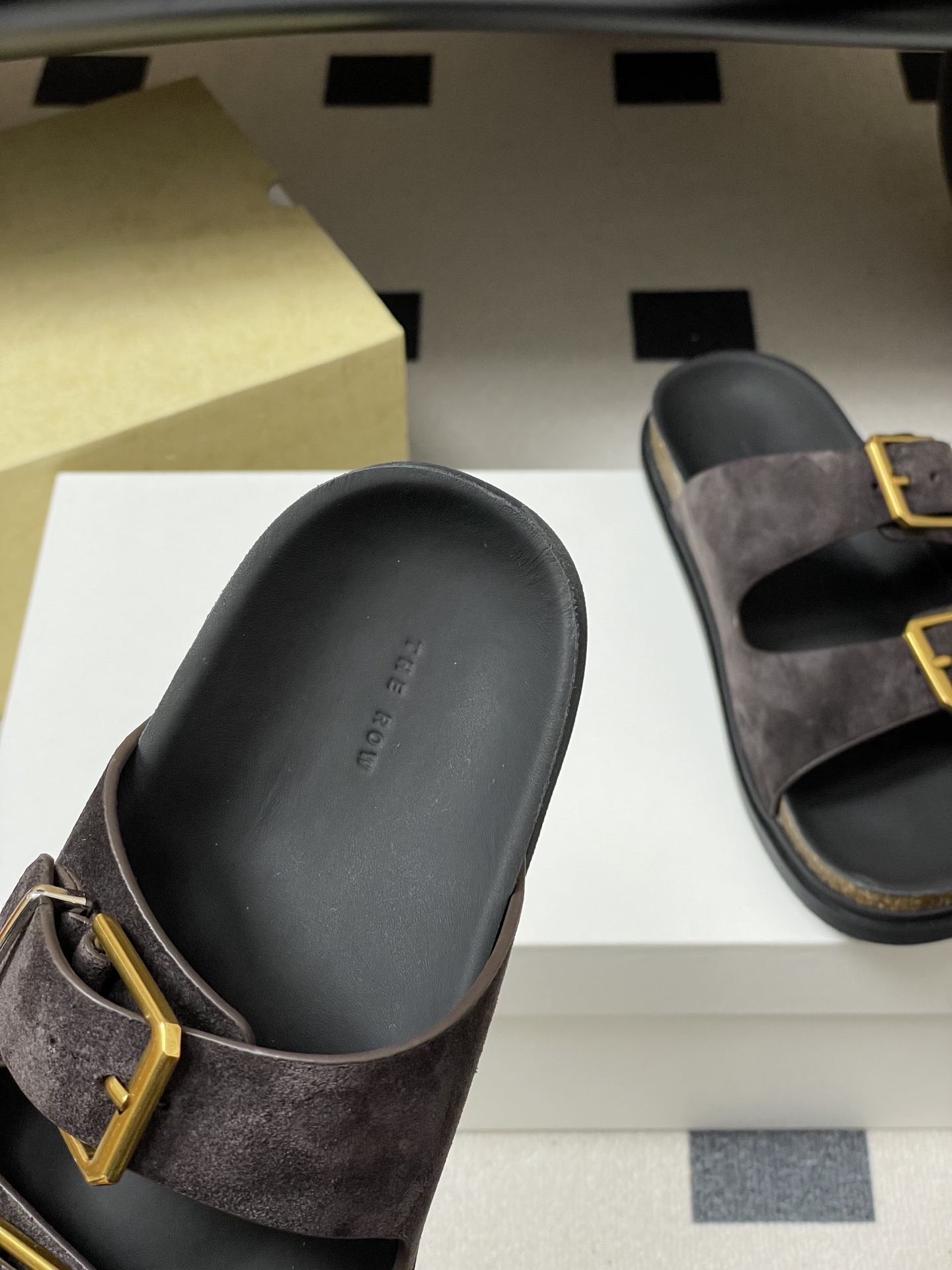 -THE ROW 26s春夏新款 TR 双带扣勃肯拖鞋马毛休闲沙滩凉拖鞋真正的好鞋，从不需要多余装饰。这