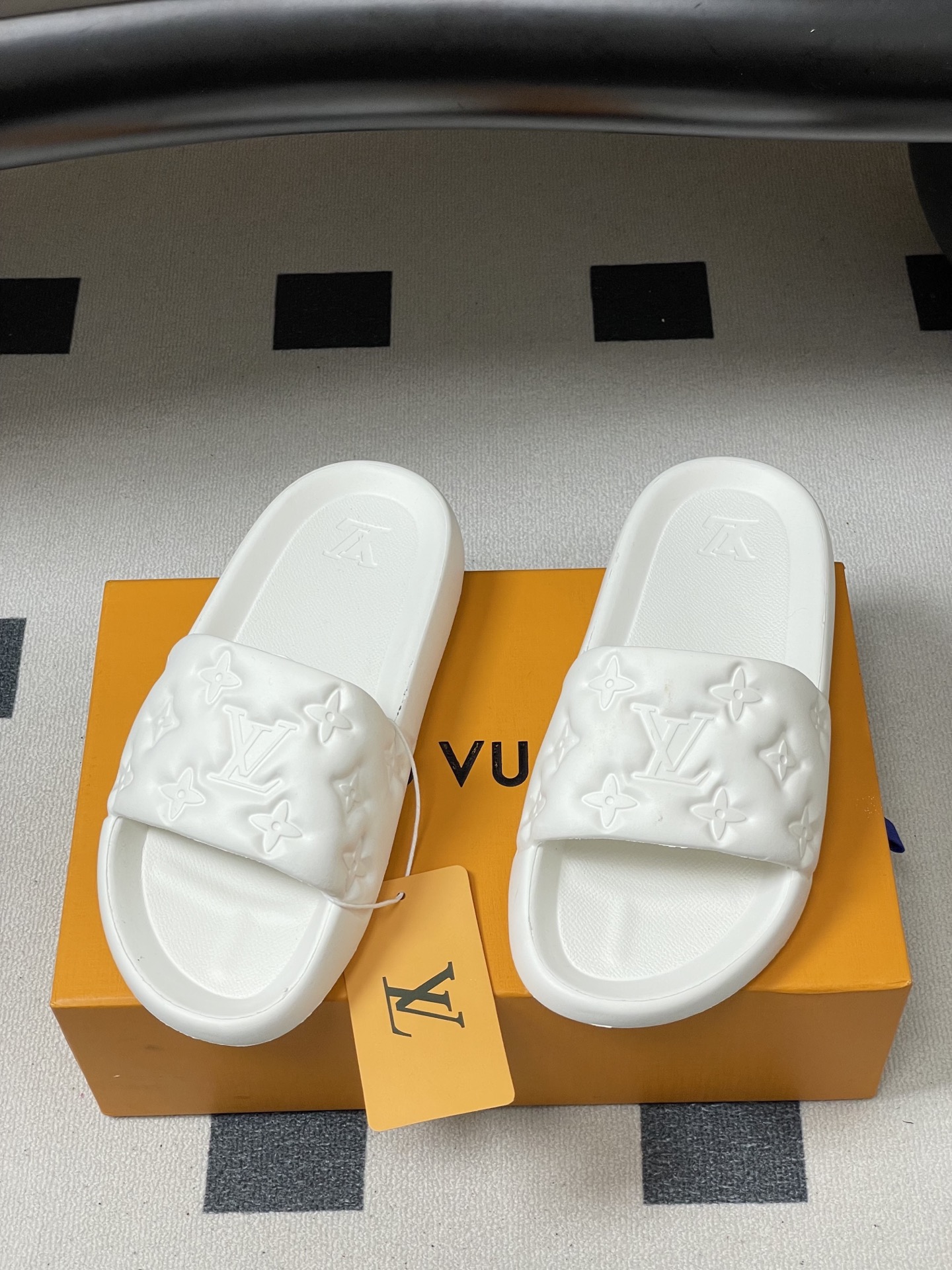 -Louis Vuitton 路易威登 Lv 经典款浮雕果冻拖鞋情侣款休闲沙滩鞋驴牌monogram 浮
