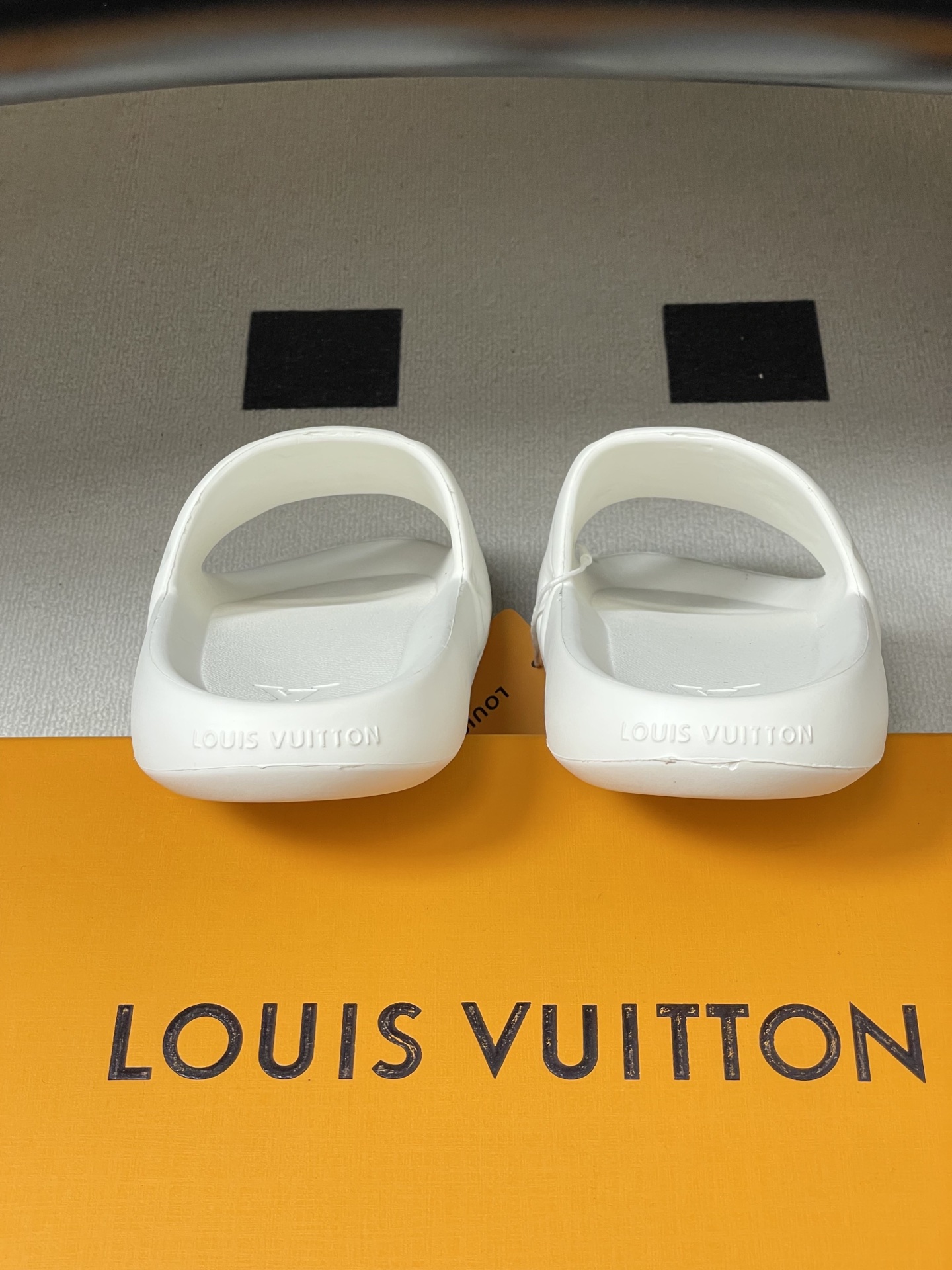 -Louis Vuitton 路易威登 Lv 经典款浮雕果冻拖鞋情侣款休闲沙滩鞋驴牌monogram 浮