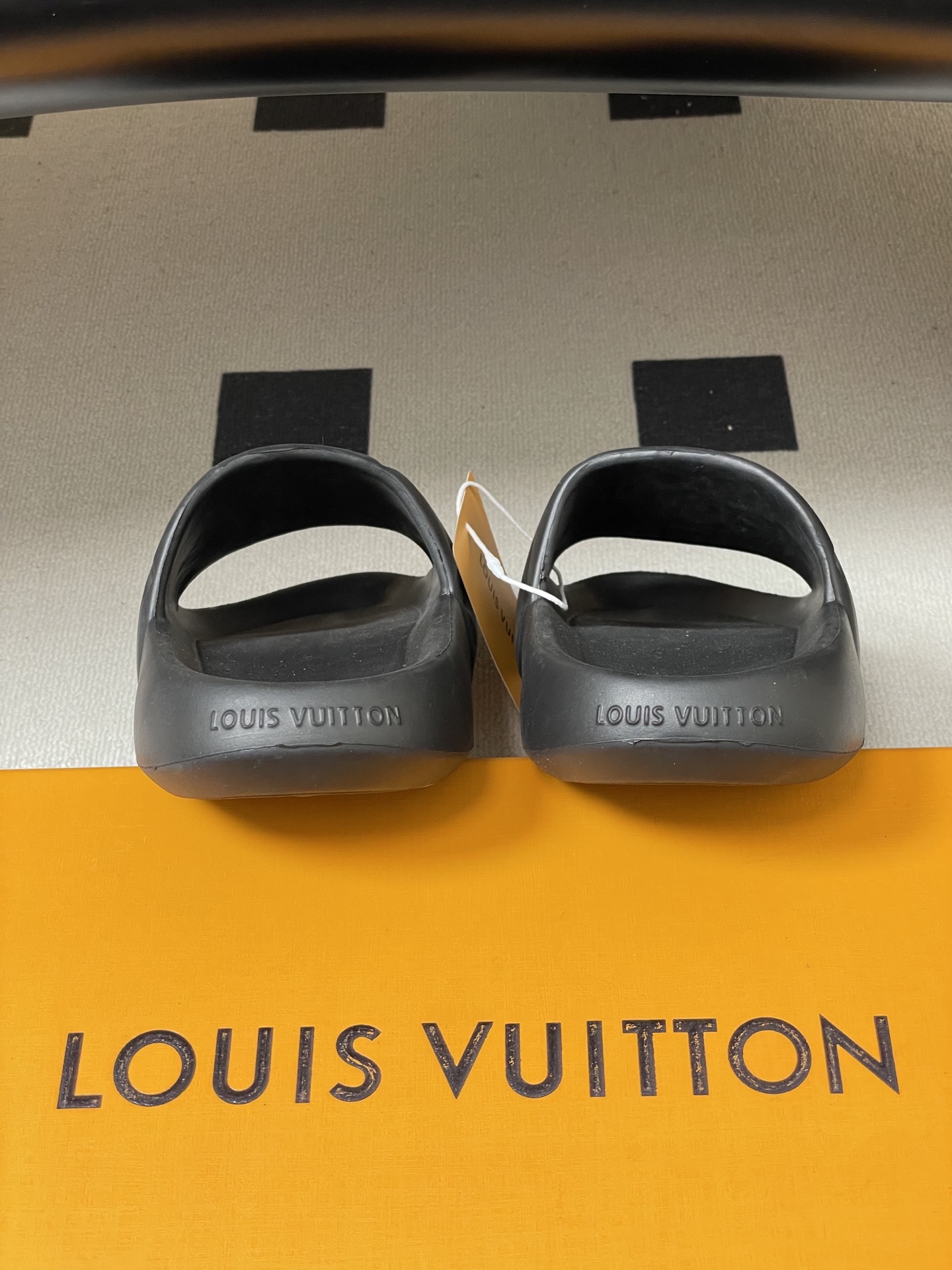 -Louis Vuitton 路易威登 Lv 经典款浮雕果冻拖鞋情侣款休闲沙滩鞋驴牌monogram 浮