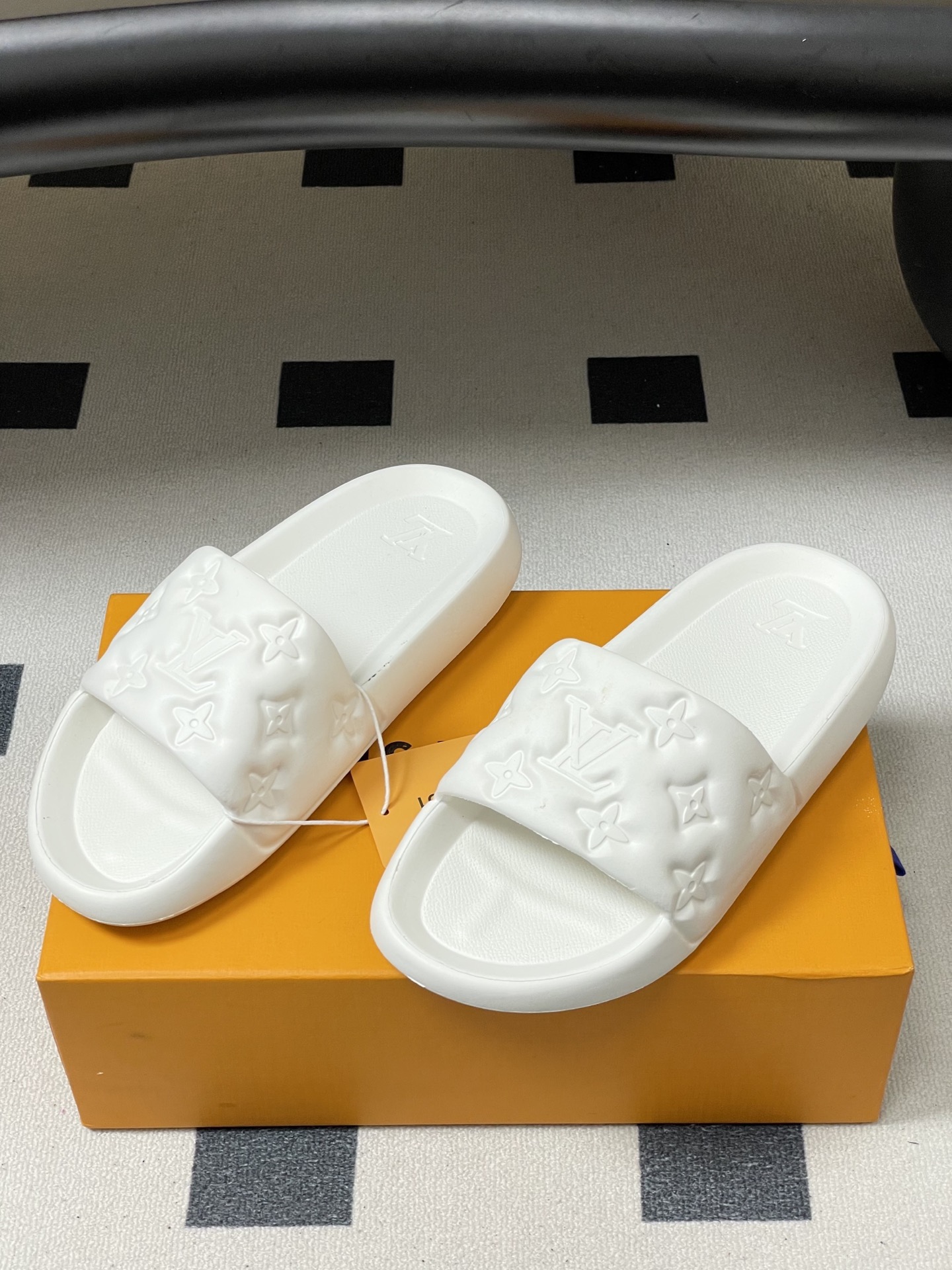 -Louis Vuitton 路易威登 Lv 经典款浮雕果冻拖鞋情侣款休闲沙滩鞋驴牌monogram 浮