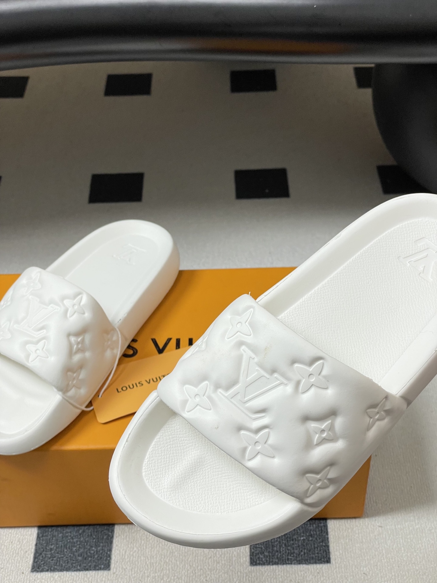 -Louis Vuitton 路易威登 Lv 经典款浮雕果冻拖鞋情侣款休闲沙滩鞋驴牌monogram 浮