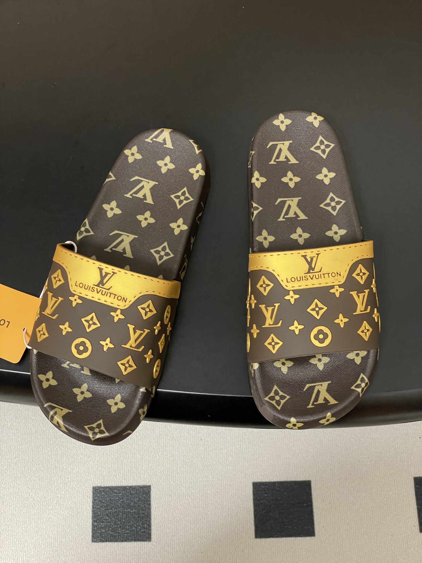 -Louis Vuitton 路易威登 Lv 经典款浮雕果冻拖鞋情侣款休闲沙滩鞋驴牌monogram 浮