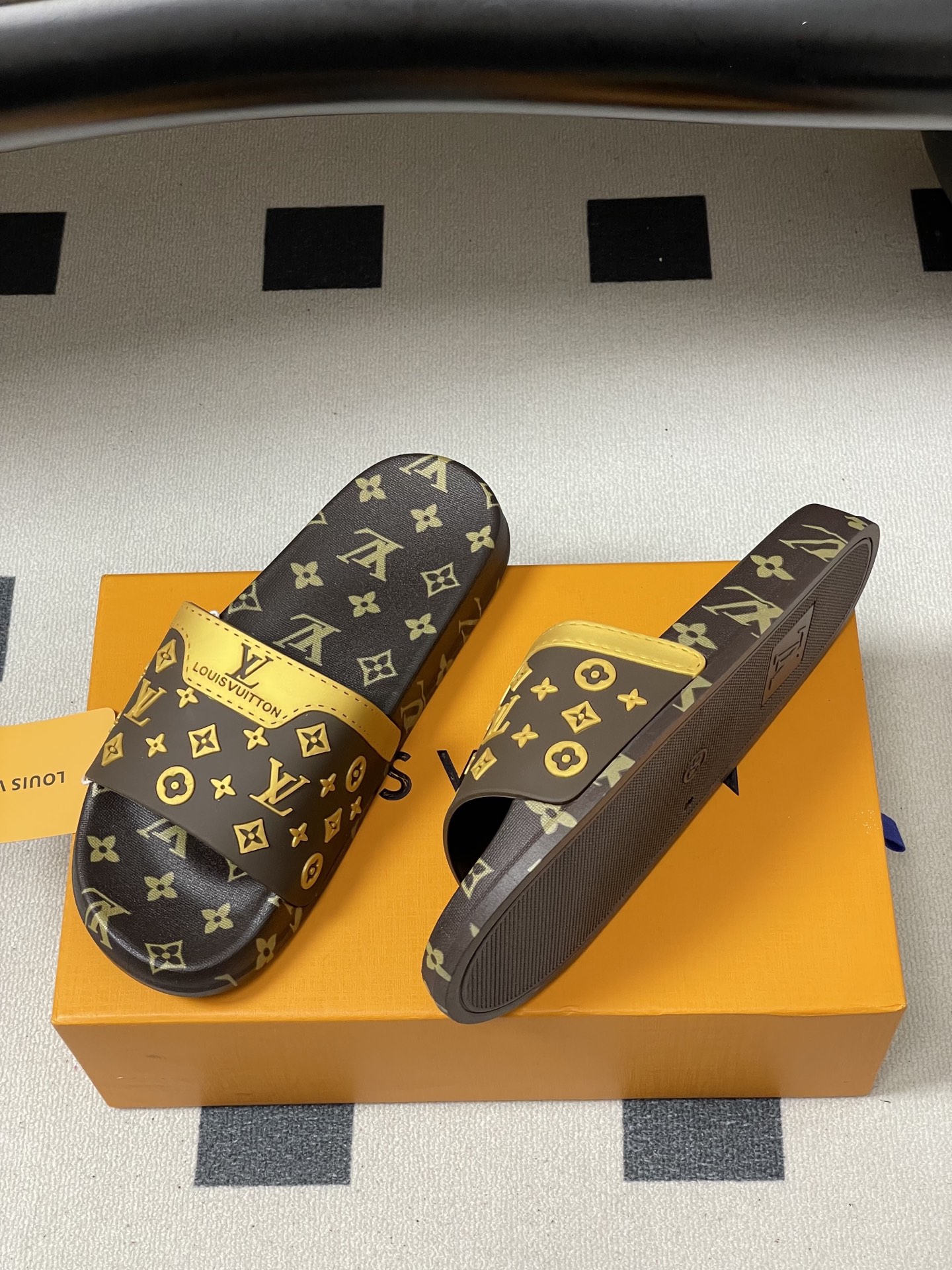 -Louis Vuitton 路易威登 Lv 经典款浮雕果冻拖鞋情侣款休闲沙滩鞋驴牌monogram 浮