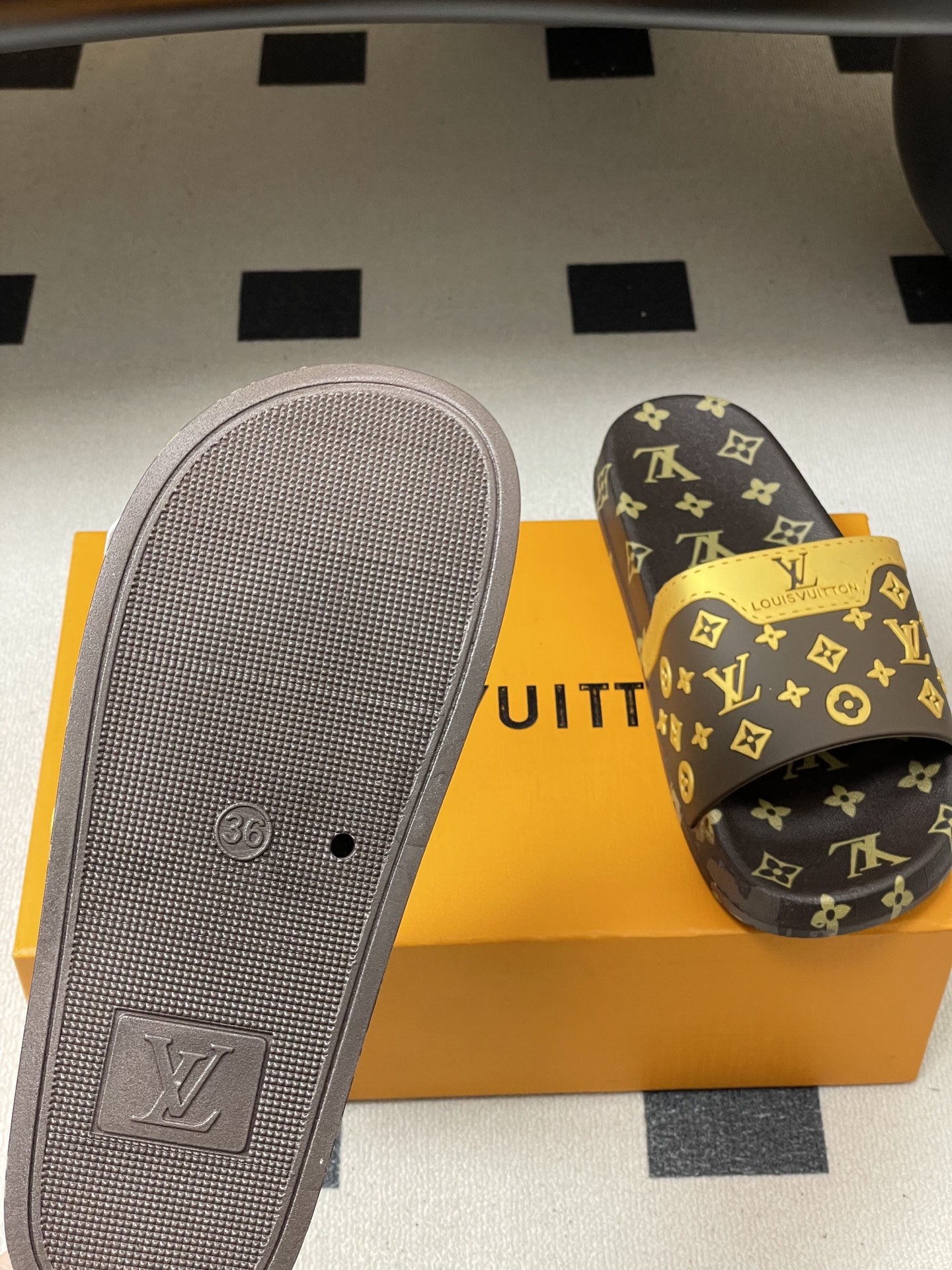 -Louis Vuitton 路易威登 Lv 经典款浮雕果冻拖鞋情侣款休闲沙滩鞋驴牌monogram 浮