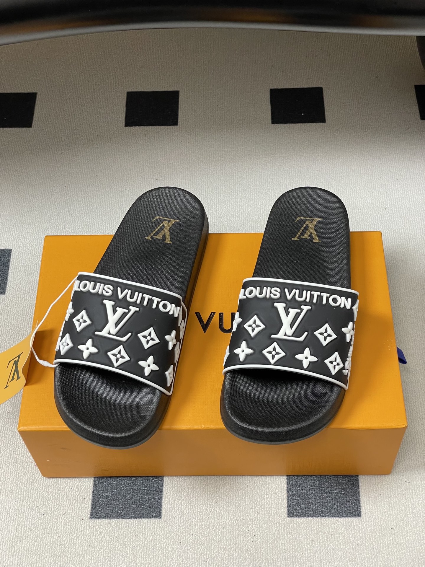 -Louis Vuitton 路易威登 Lv 经典款浮雕果冻拖鞋情侣款休闲沙滩鞋驴牌monogram 浮