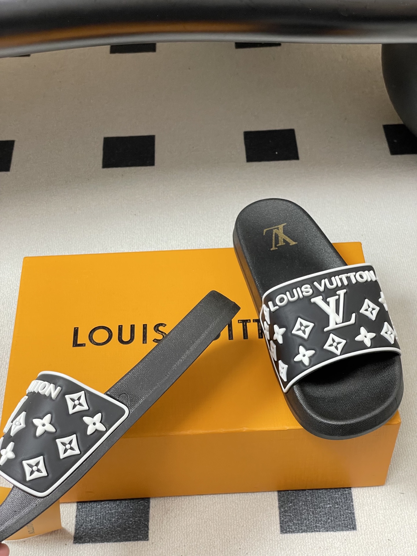 -Louis Vuitton 路易威登 Lv 经典款浮雕果冻拖鞋情侣款休闲沙滩鞋驴牌monogram 浮