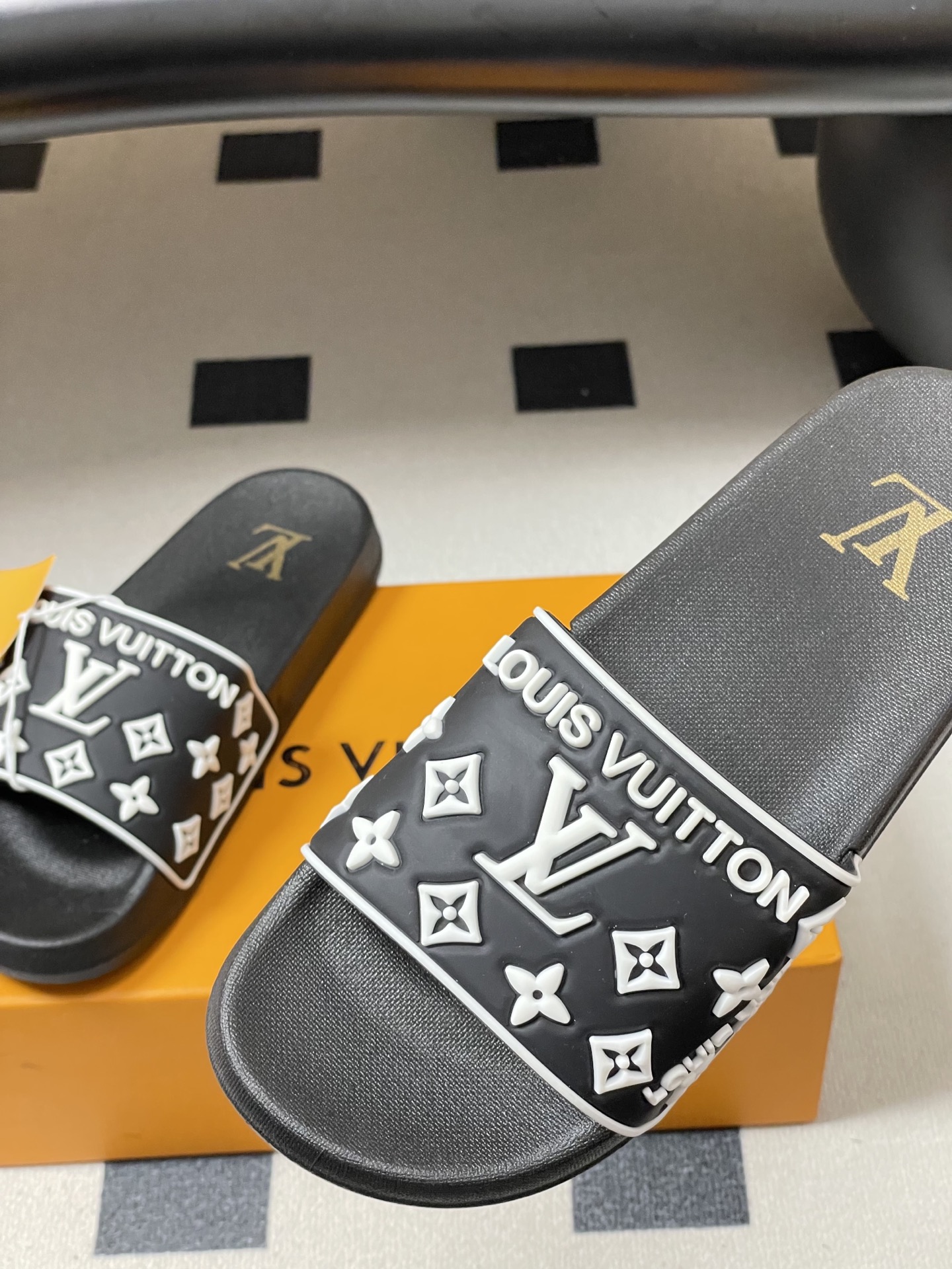 -Louis Vuitton 路易威登 Lv 经典款浮雕果冻拖鞋情侣款休闲沙滩鞋驴牌monogram 浮