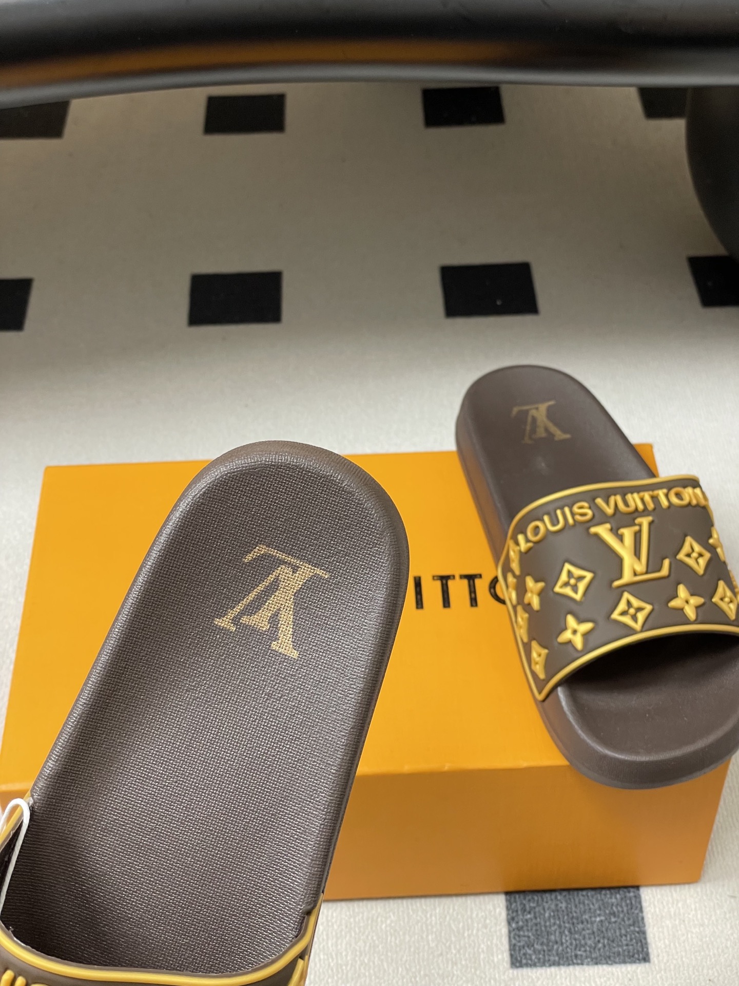 -Louis Vuitton 路易威登 Lv 经典款浮雕果冻拖鞋情侣款休闲沙滩鞋驴牌monogram 浮