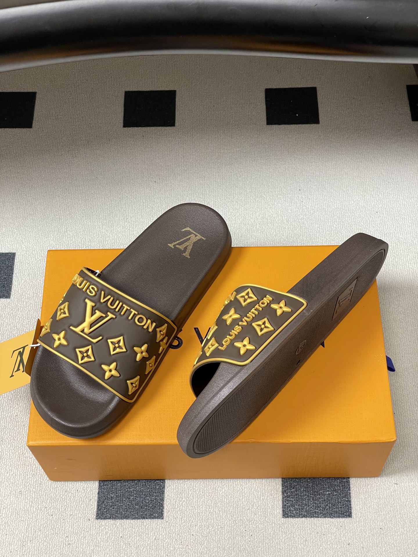 -Louis Vuitton 路易威登 Lv 经典款浮雕果冻拖鞋情侣款休闲沙滩鞋驴牌monogram 浮