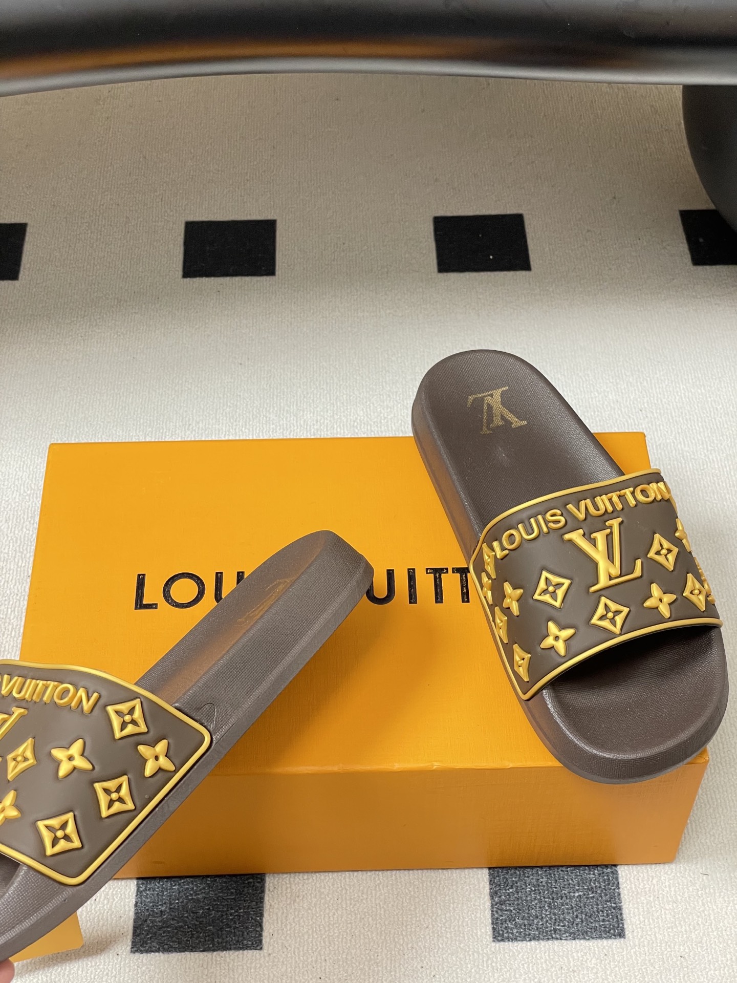 -Louis Vuitton 路易威登 Lv 经典款浮雕果冻拖鞋情侣款休闲沙滩鞋驴牌monogram 浮